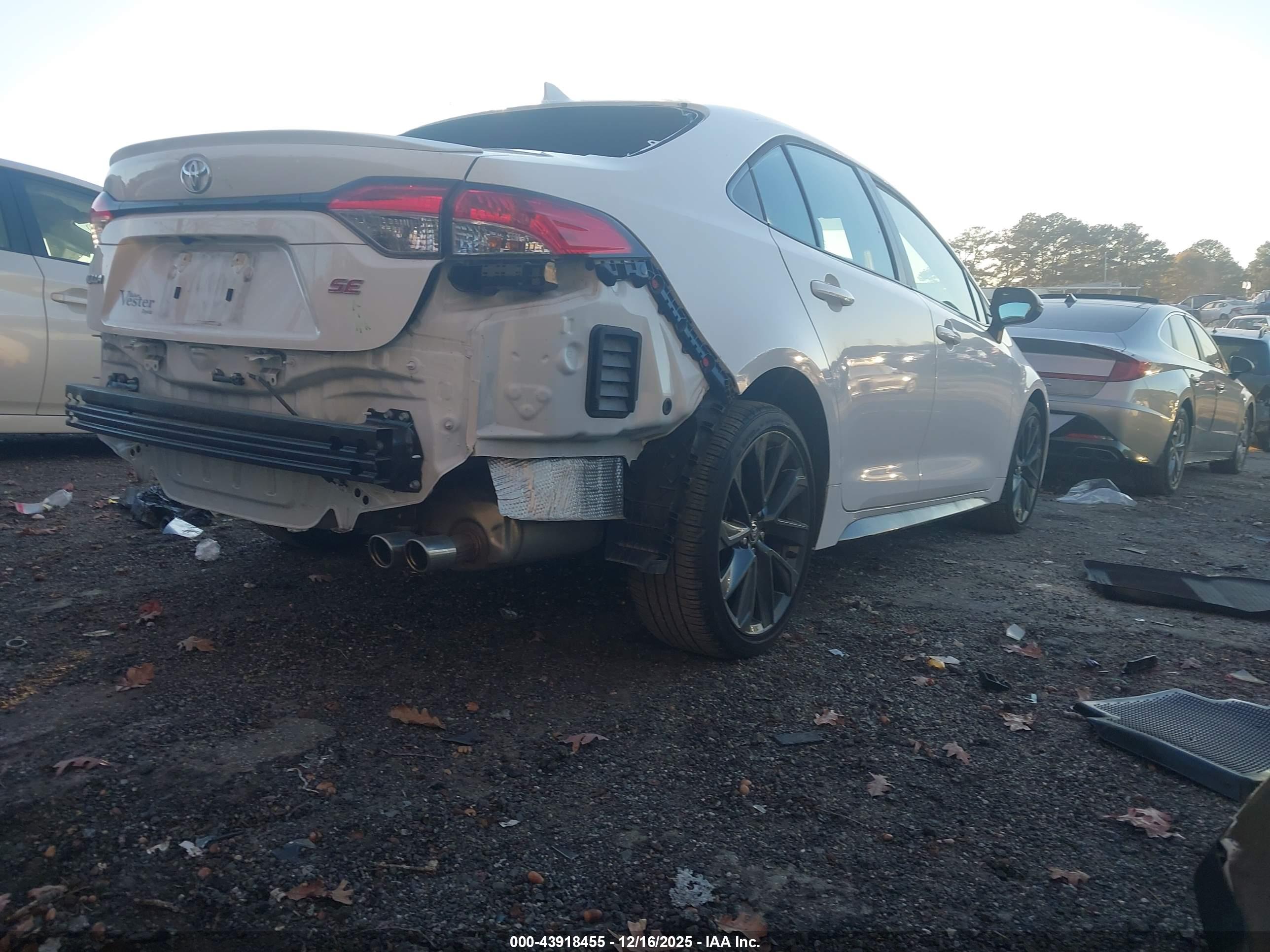 TOYOTA COROLLA image 4