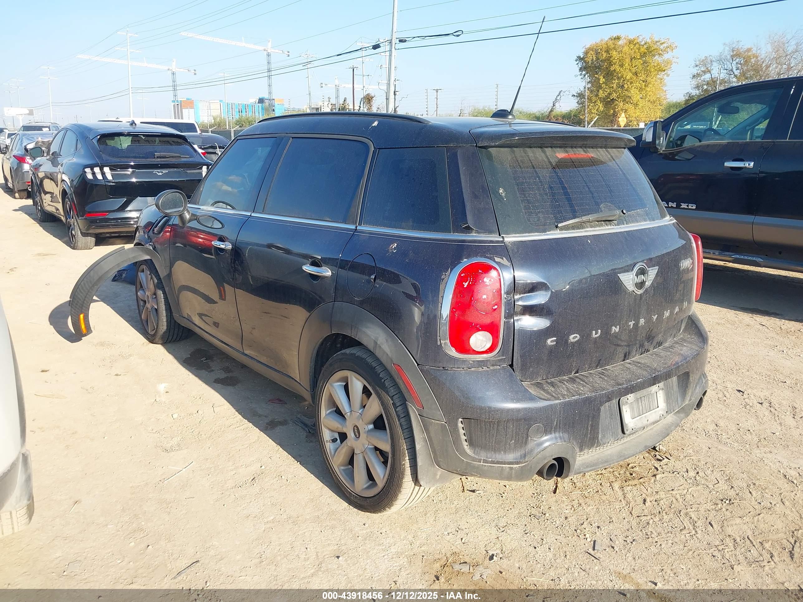 MINI COUNTRYMAN image 3