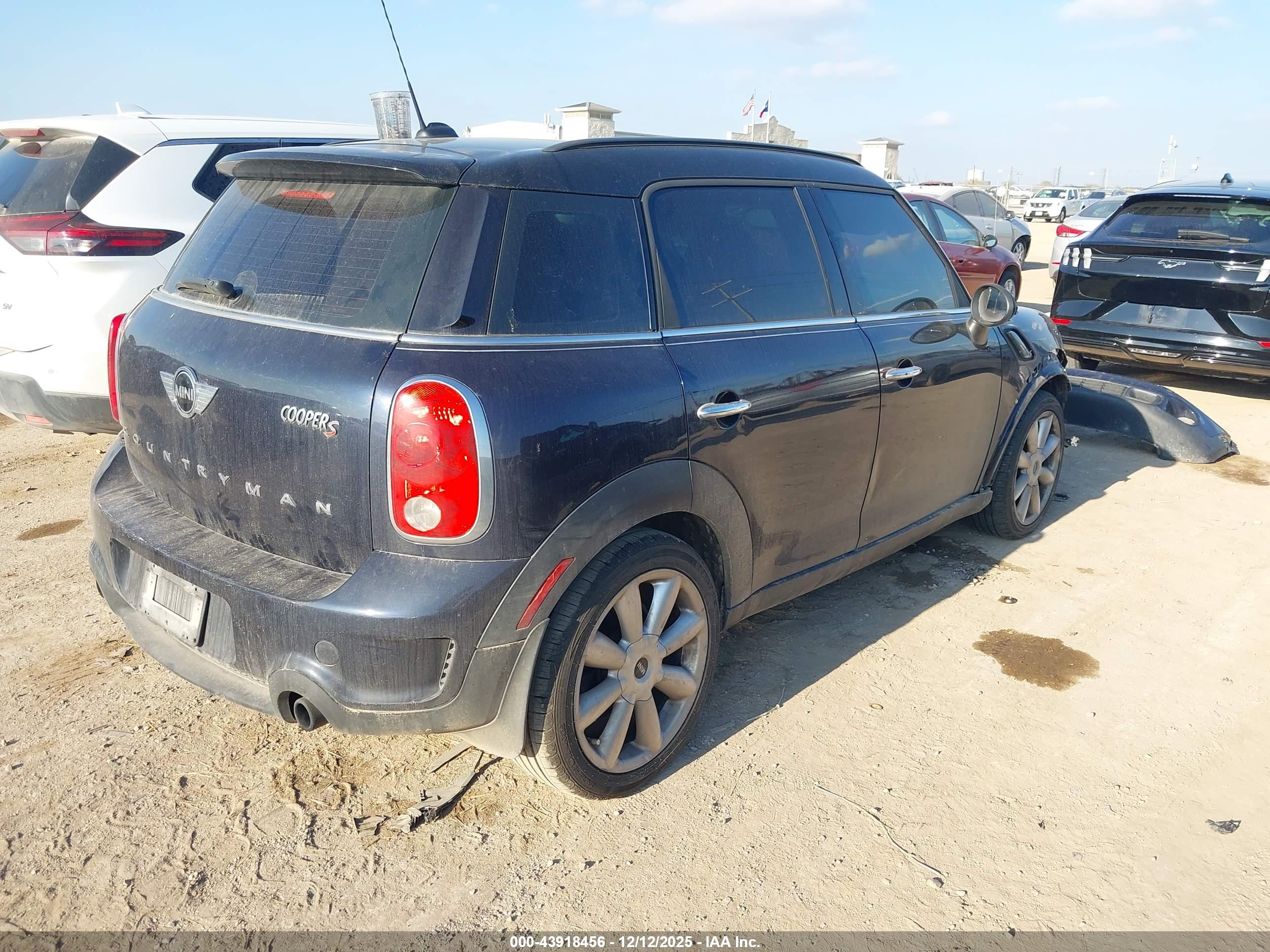 MINI COUNTRYMAN image 4