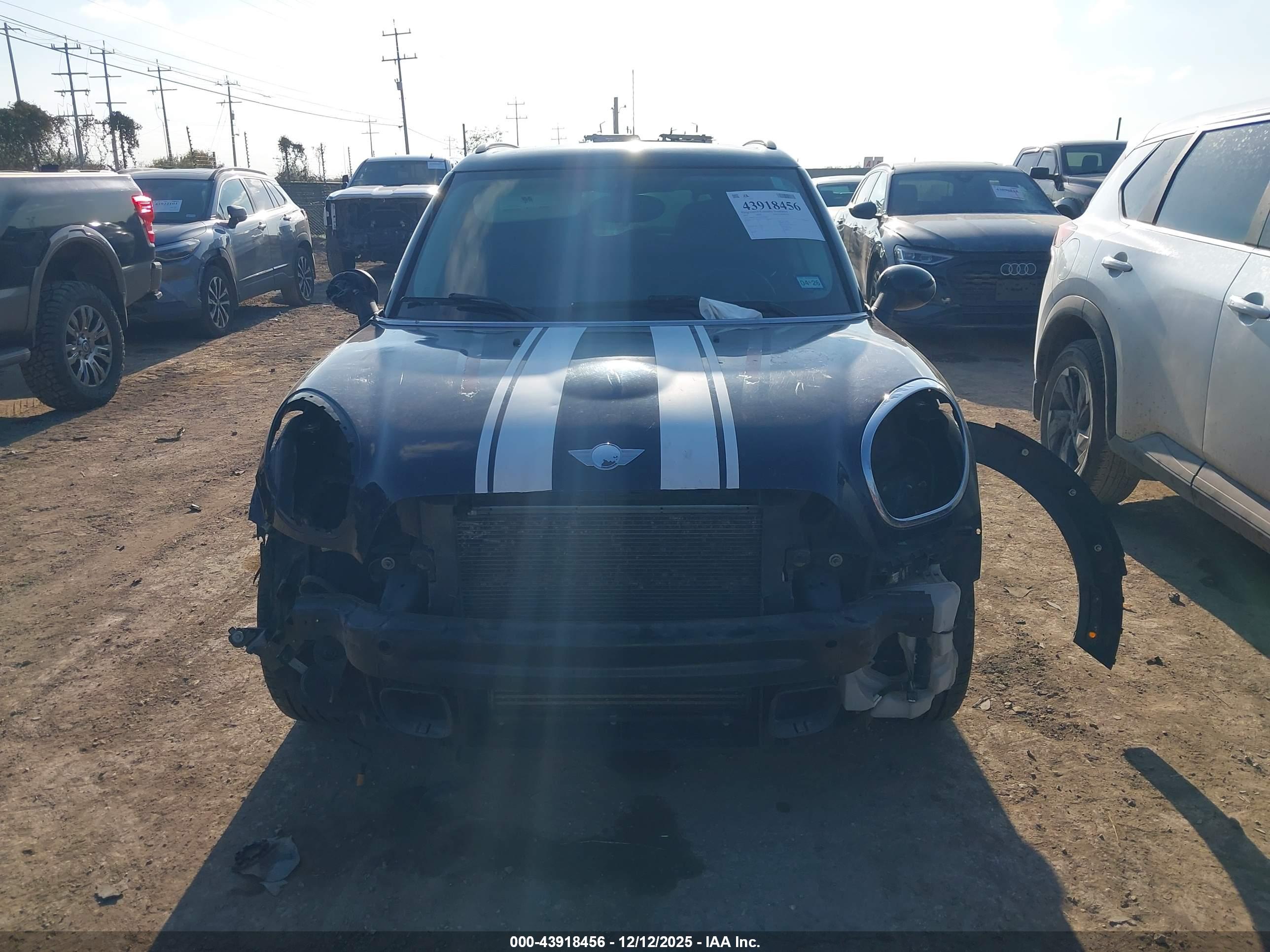 MINI COUNTRYMAN image 6