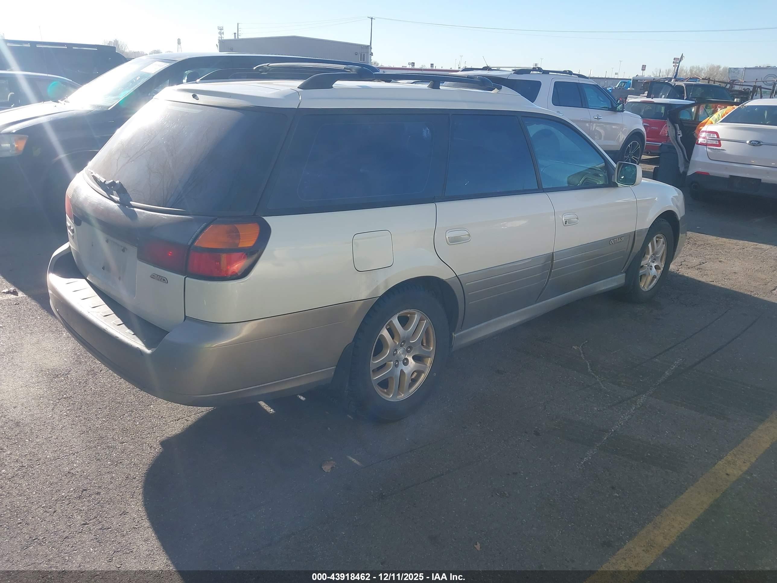 SUBARU OUTBACK image 4