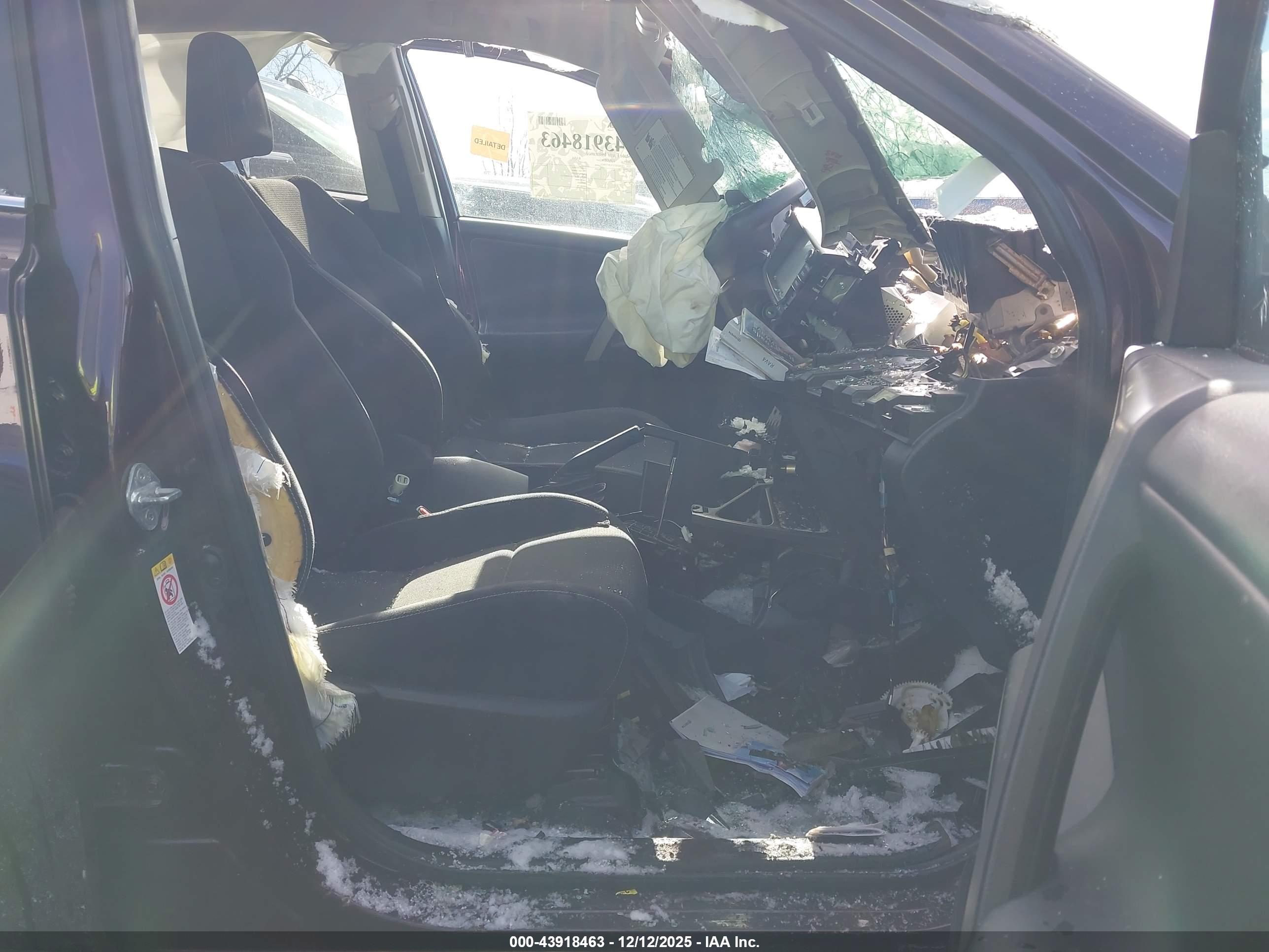 TOYOTA RAV4 image 5