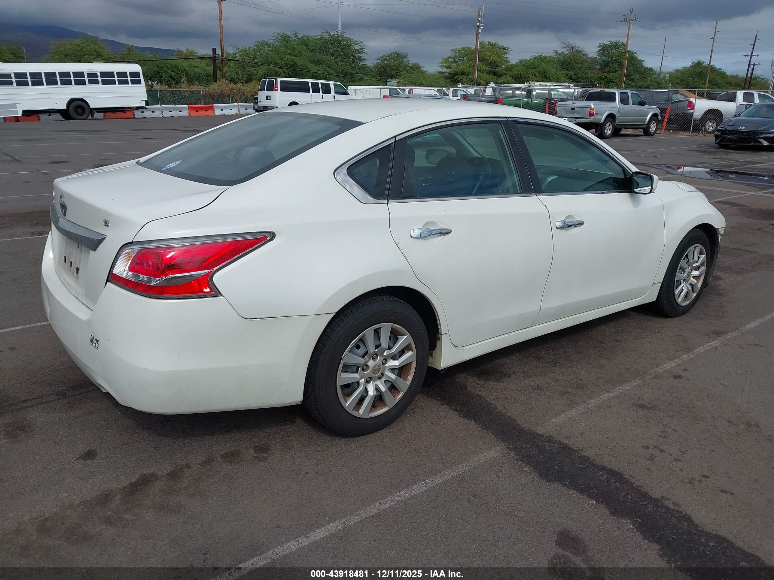 NISSAN ALTIMA image 4