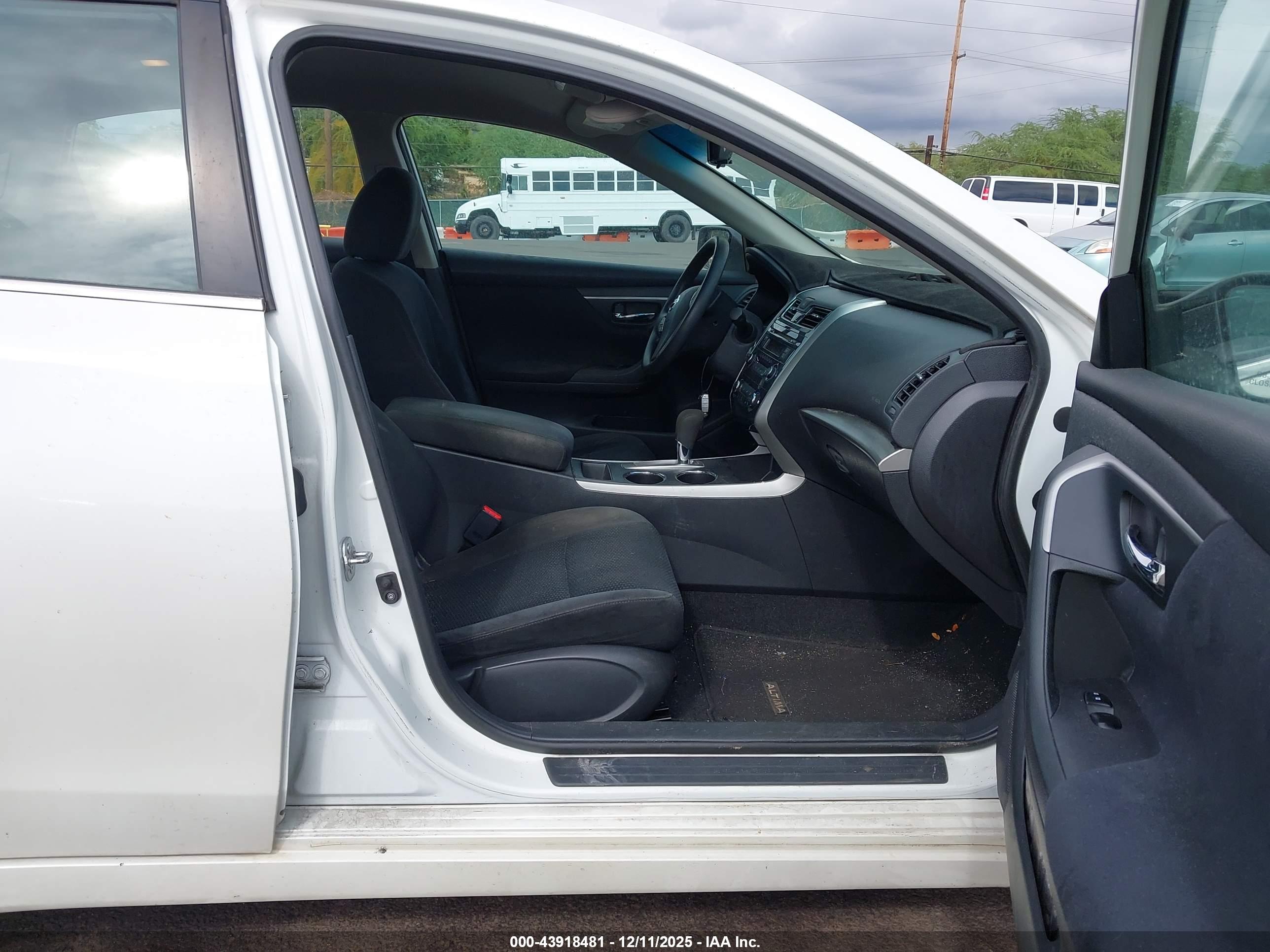 NISSAN ALTIMA image 5