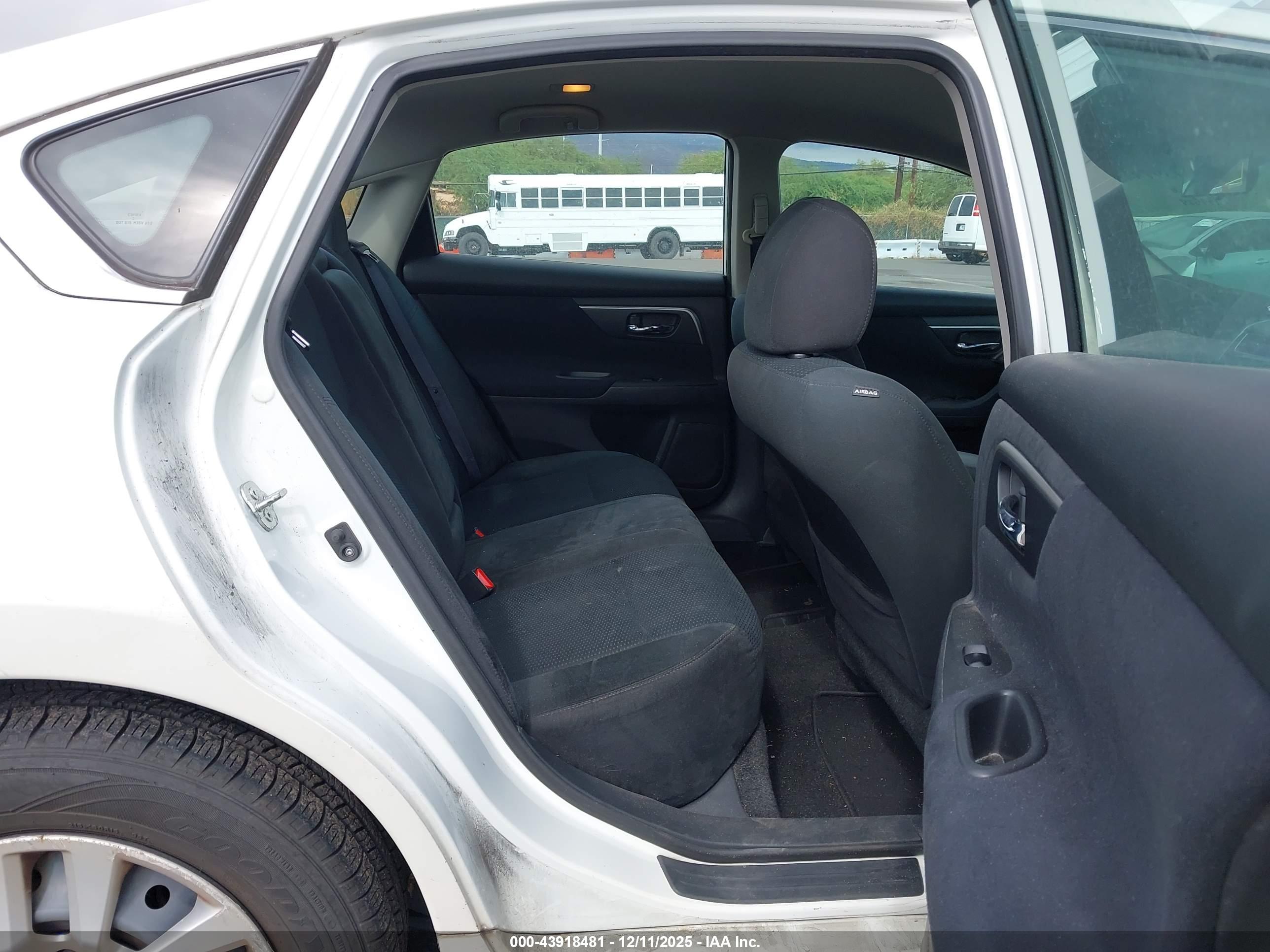 NISSAN ALTIMA image 8