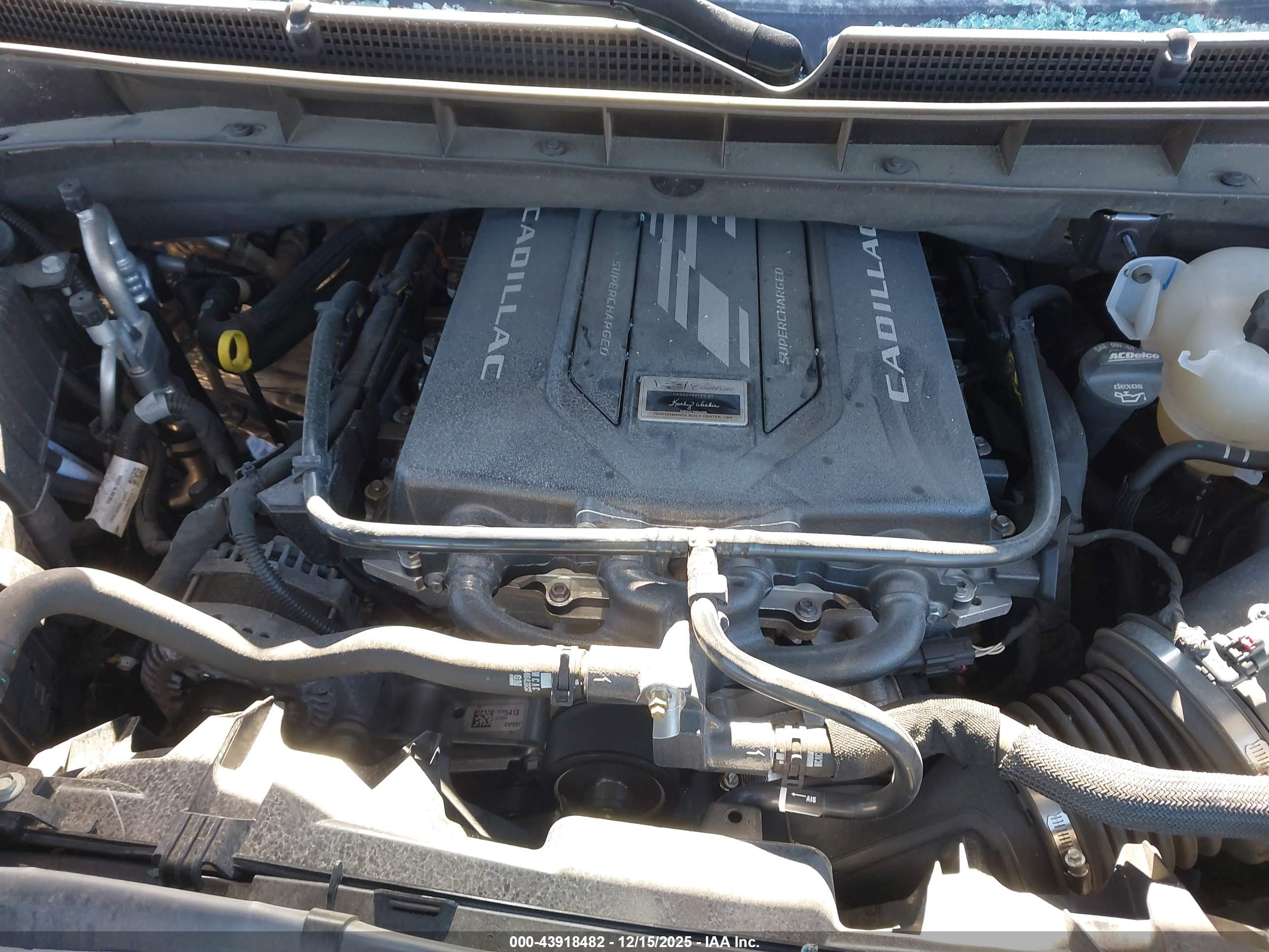 CADILLAC ESCALADE image 10