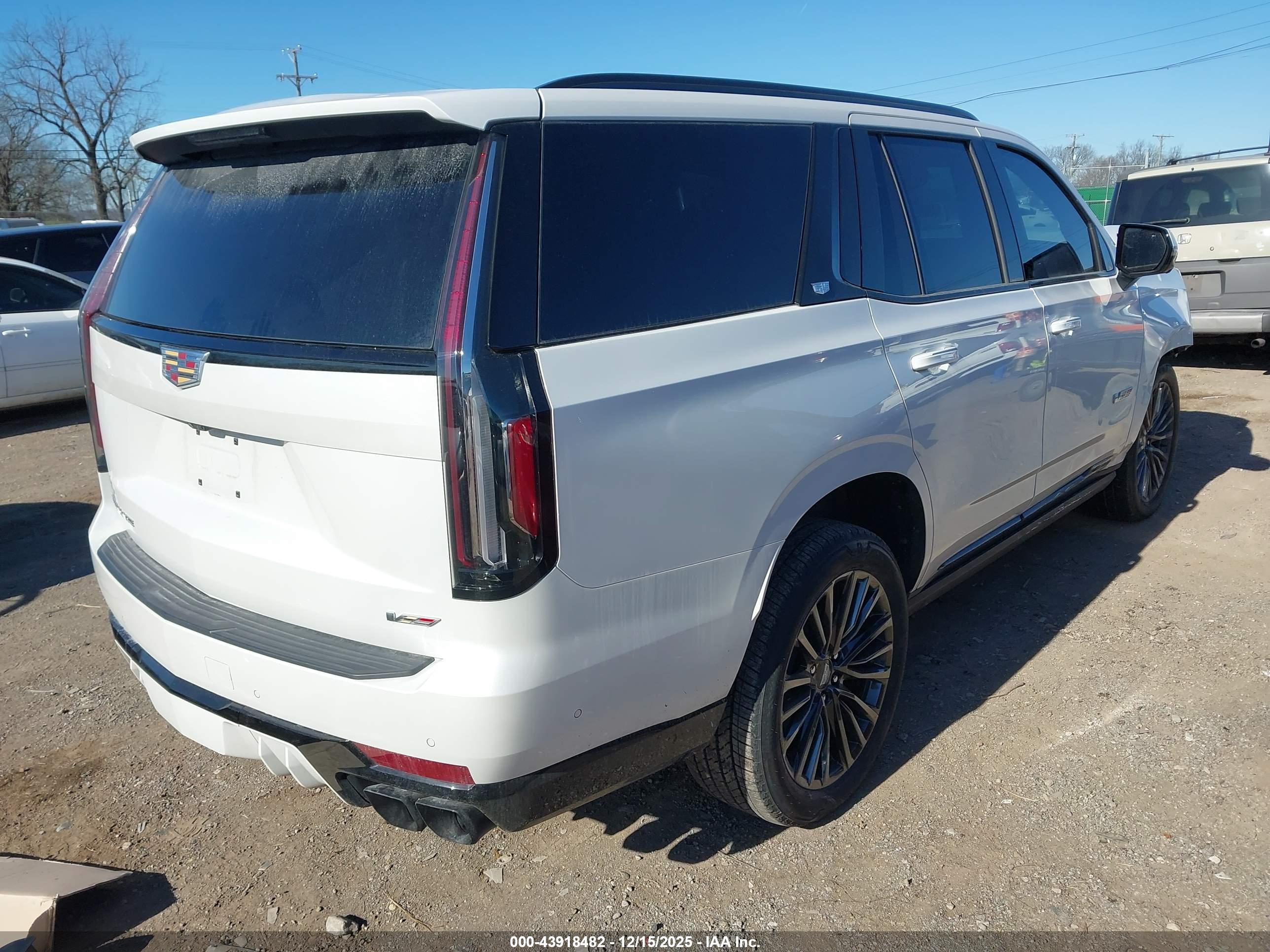 CADILLAC ESCALADE image 4