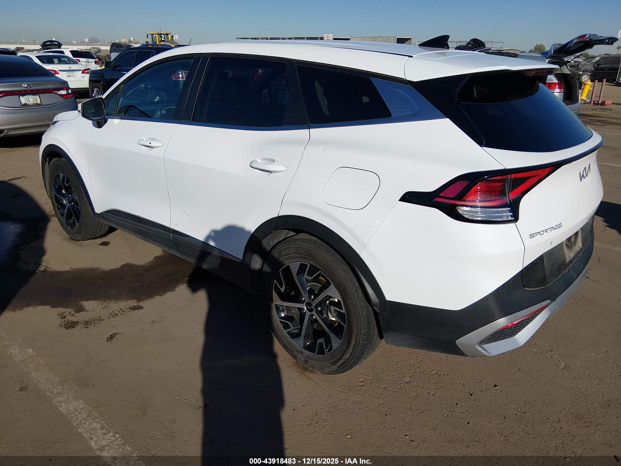 KIA SPORTAGE image 3