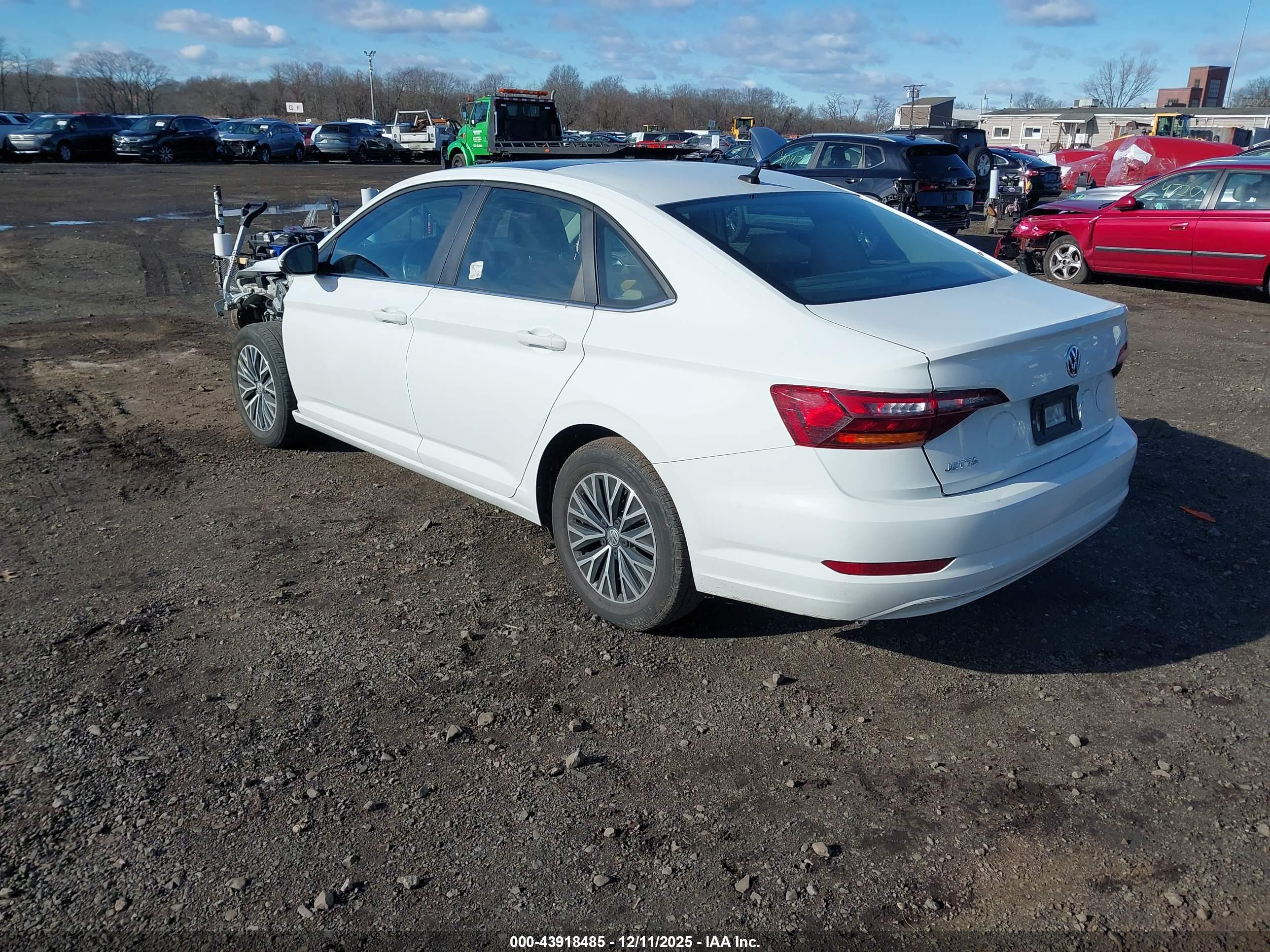 VOLKSWAGEN JETTA image 3