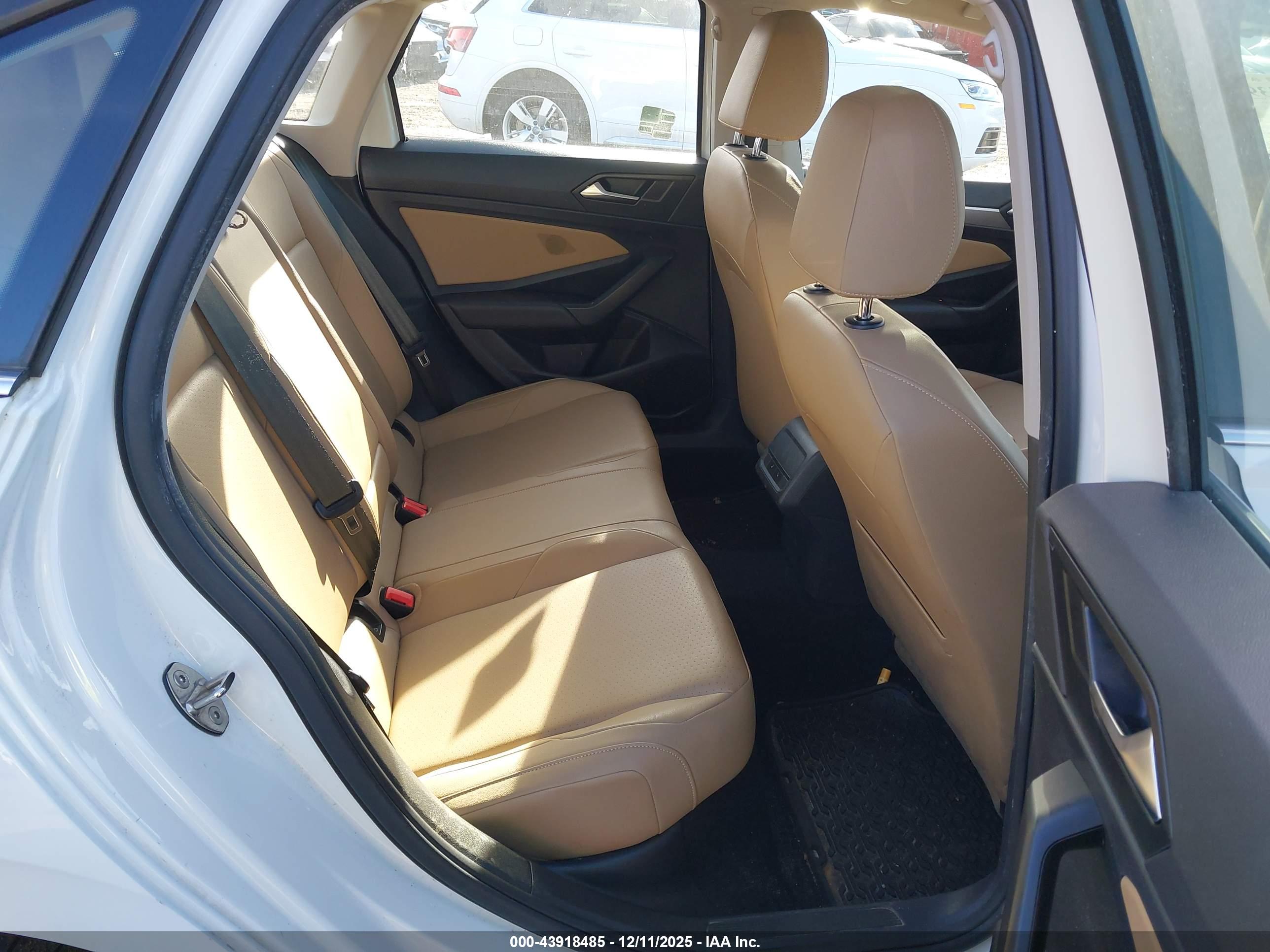 VOLKSWAGEN JETTA image 8