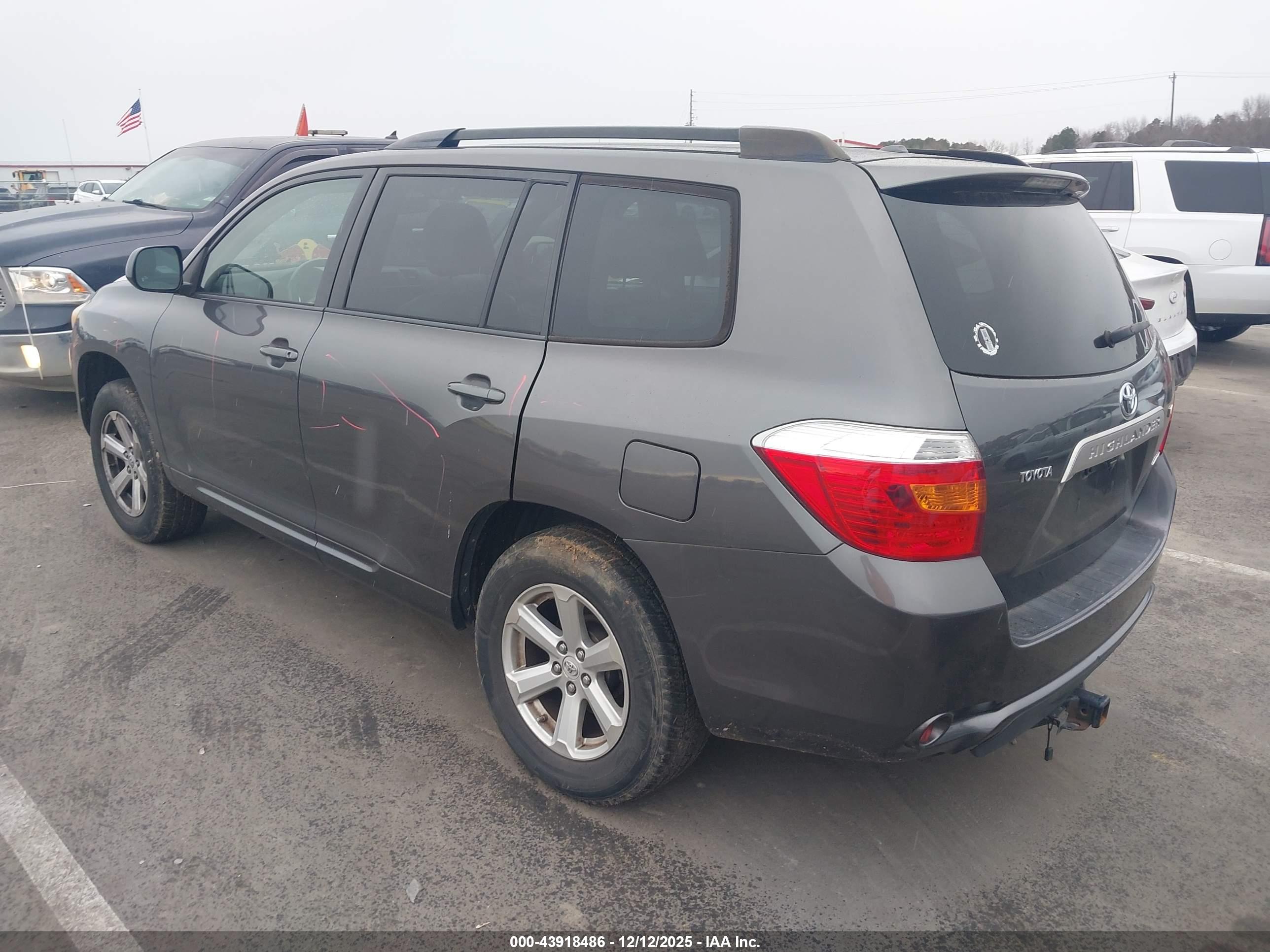 TOYOTA HIGHLANDER image 3