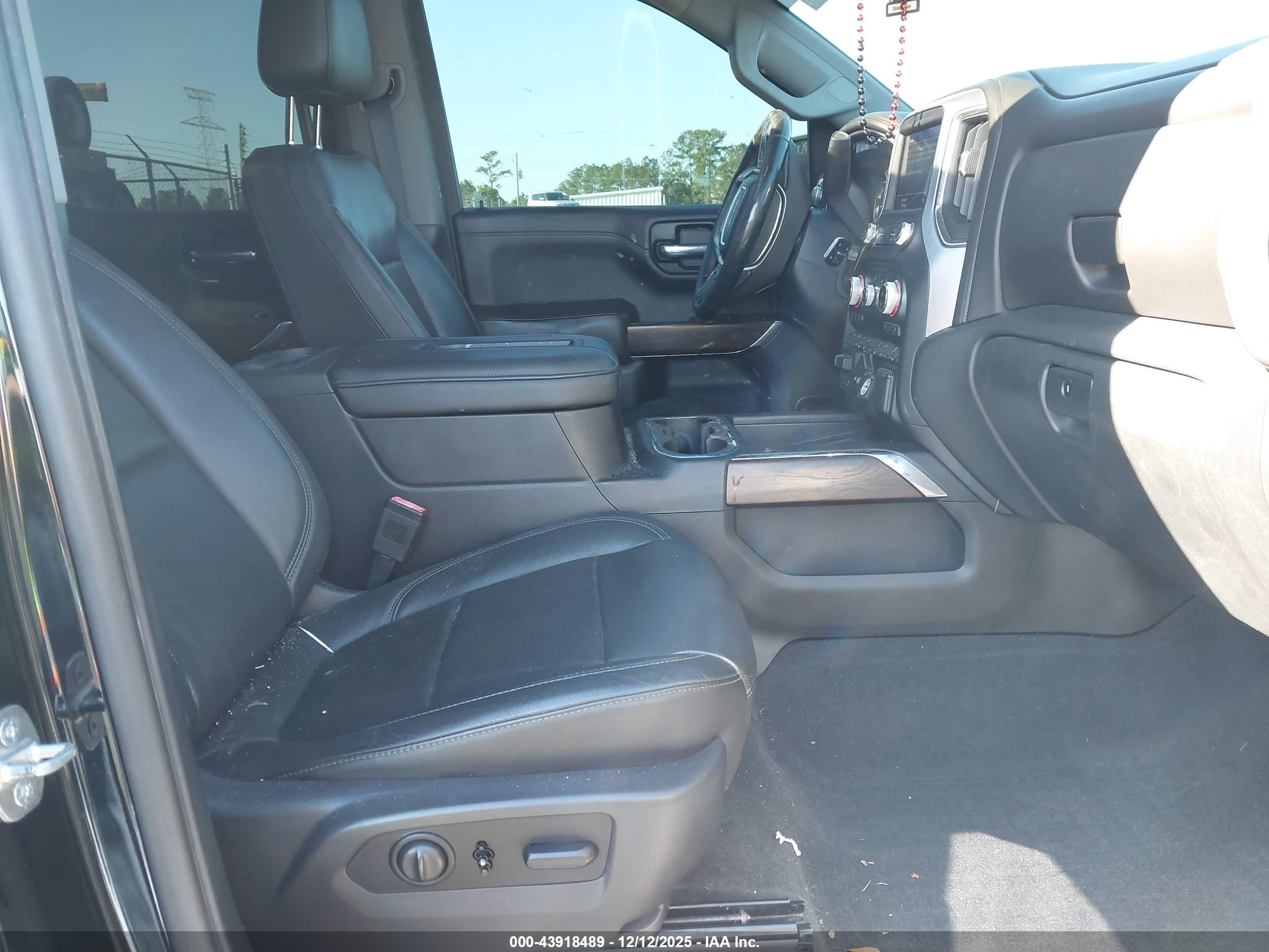 GMC SIERRA image 5