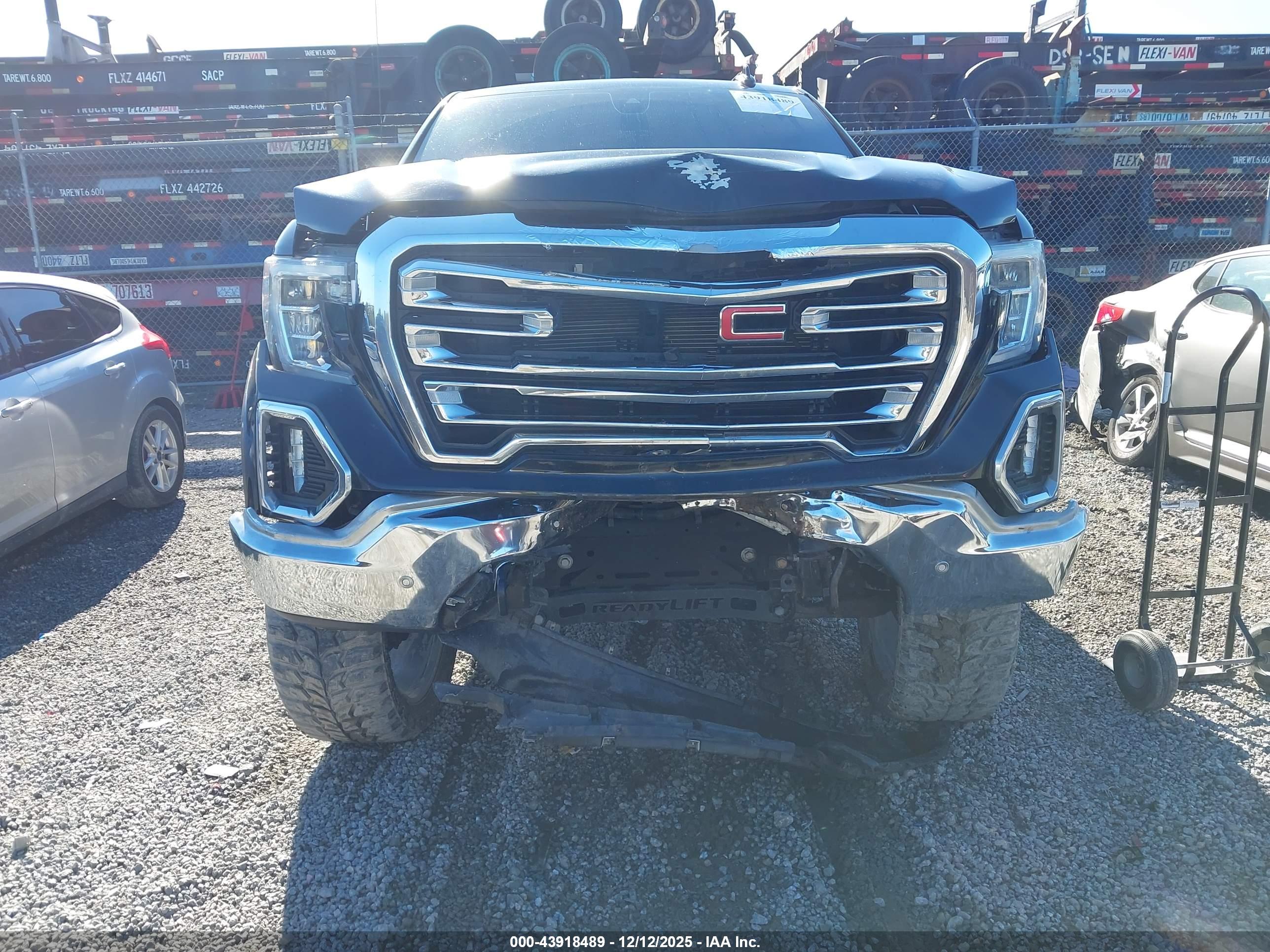 GMC SIERRA image 6