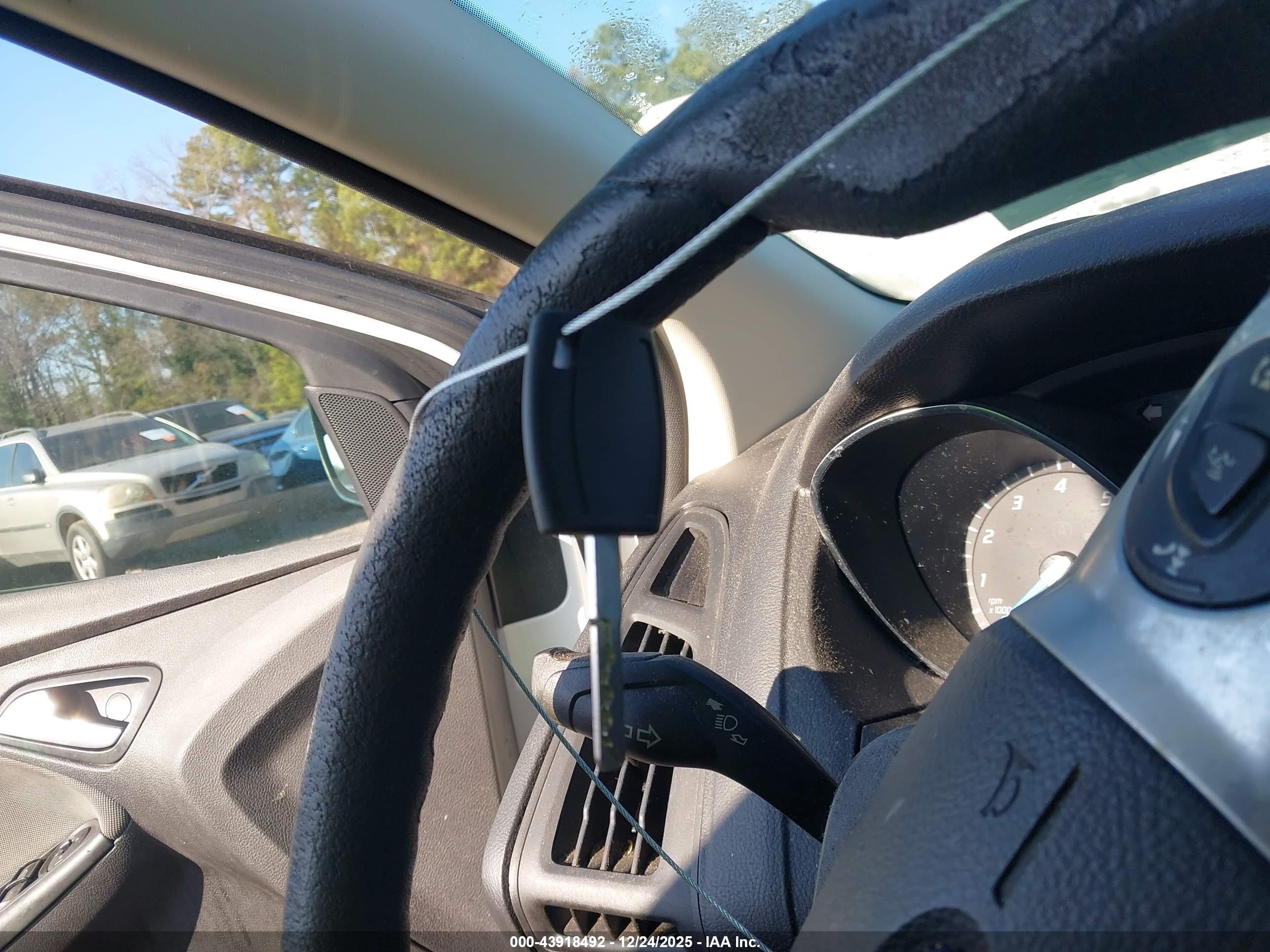 FORD FOCUS image 11