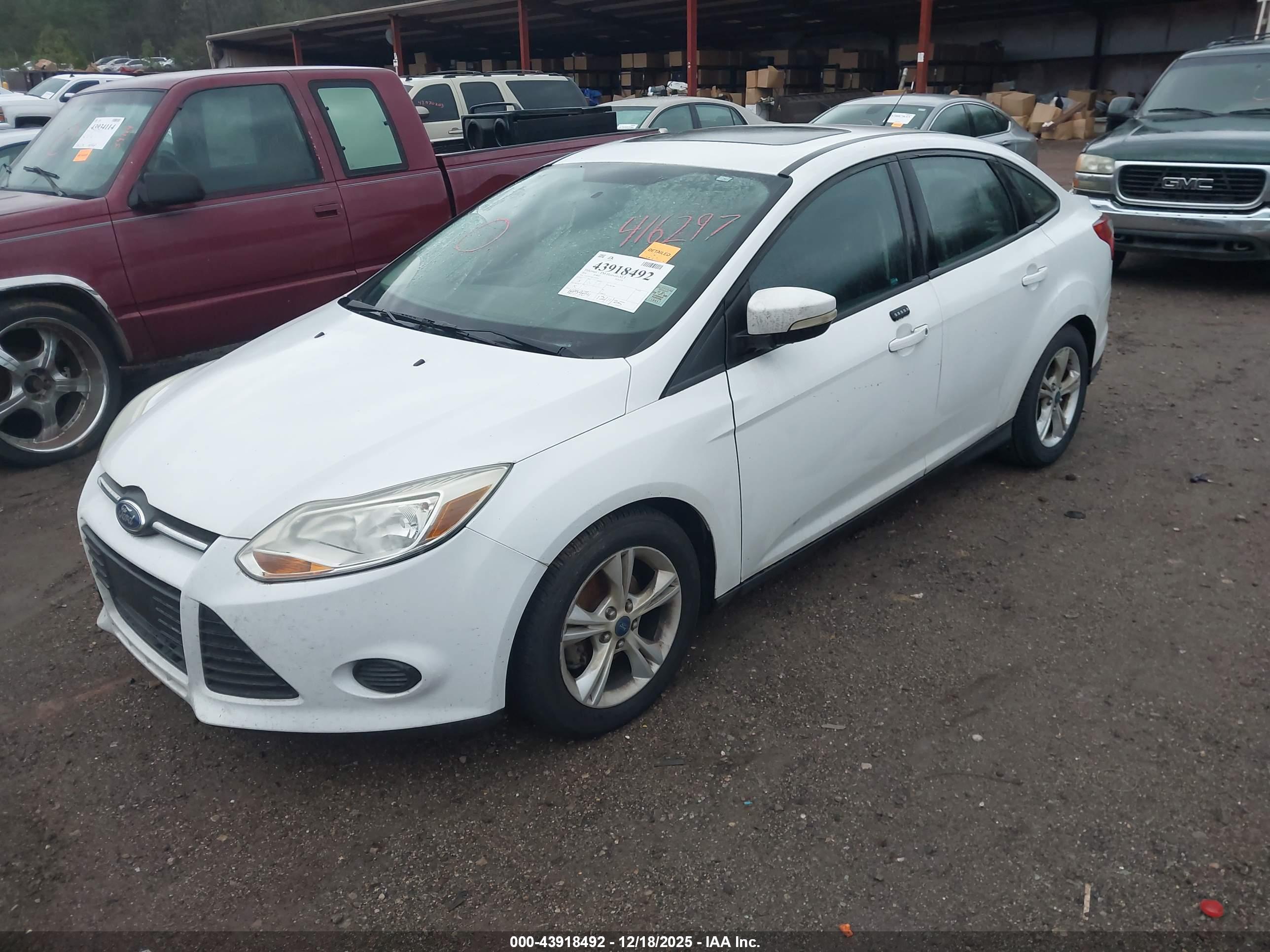FORD FOCUS image 2