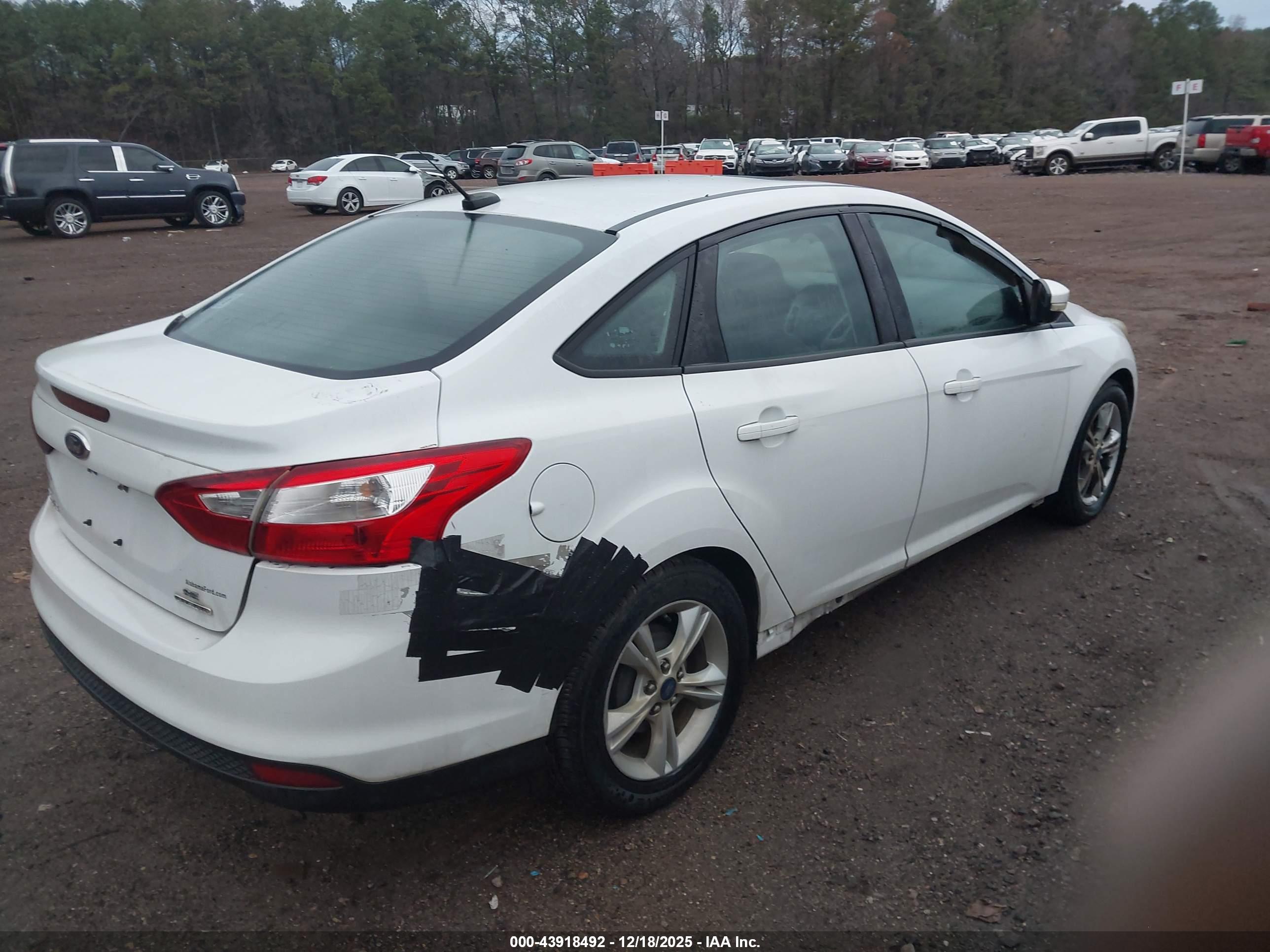 FORD FOCUS image 6