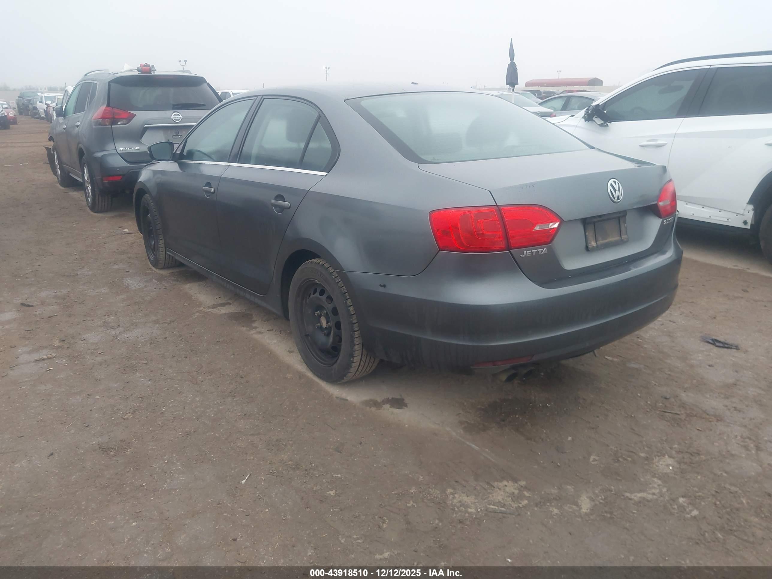 VOLKSWAGEN JETTA image 3