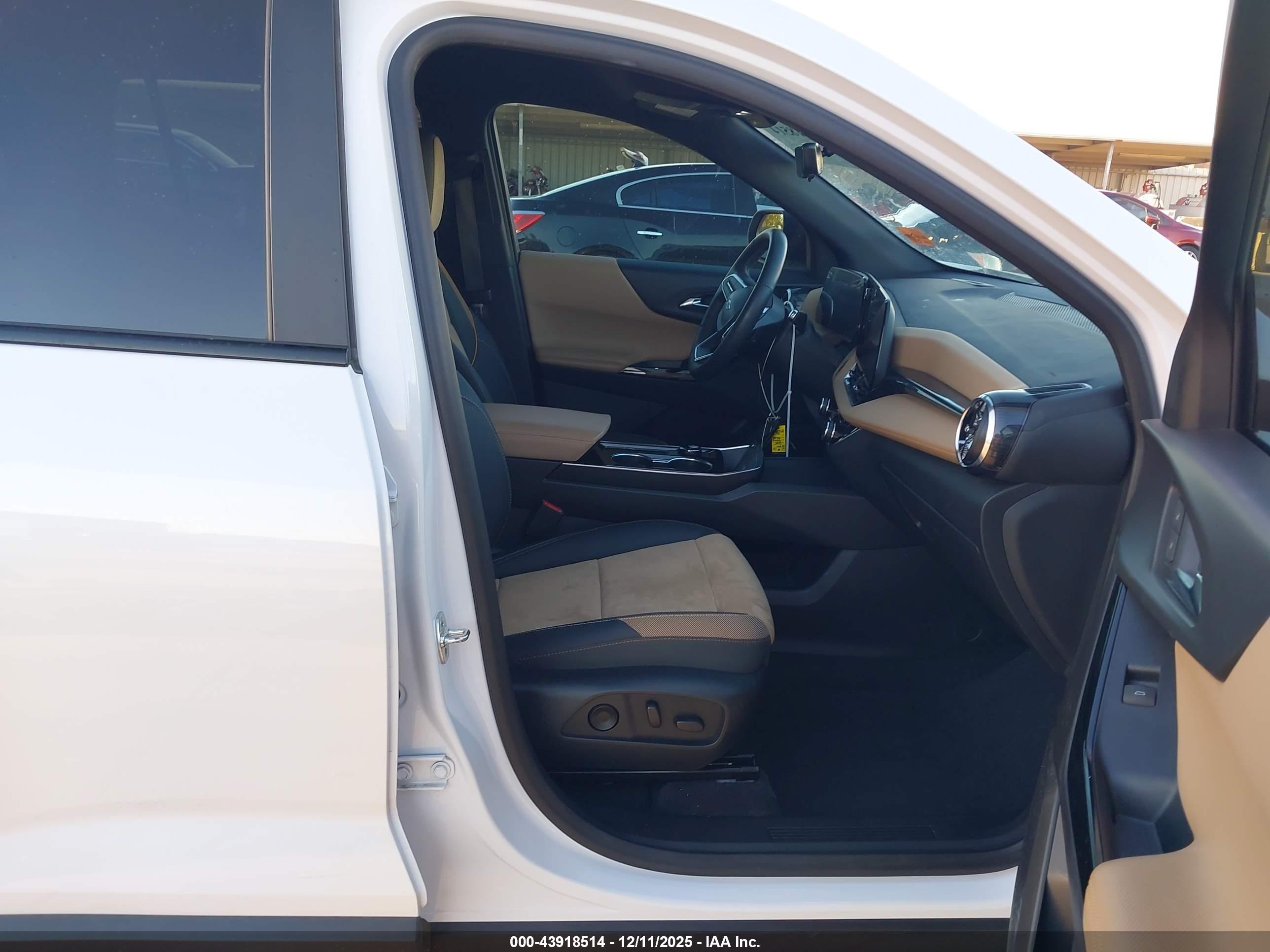 CHEVROLET EQUINOX image 5
