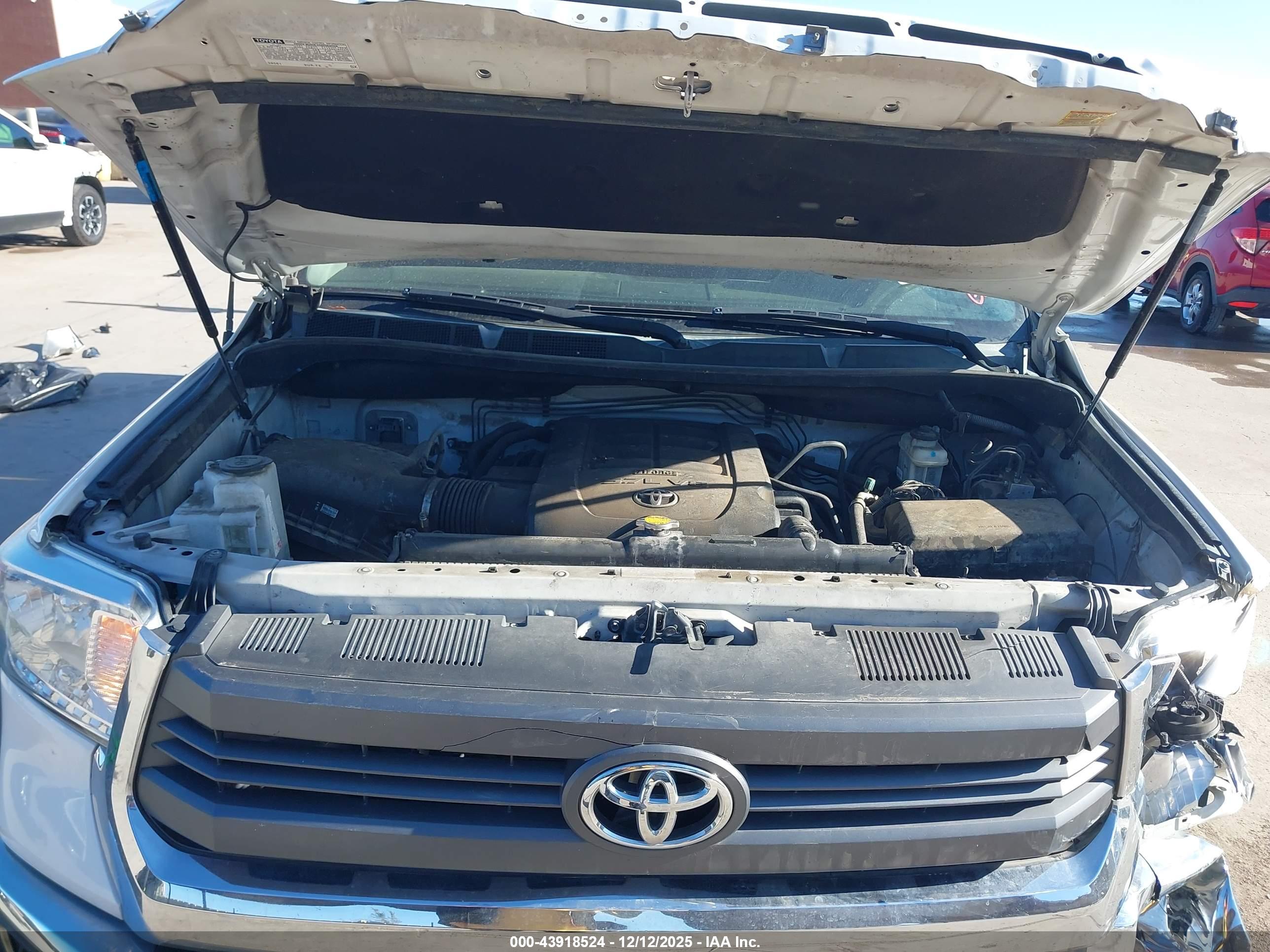 TOYOTA TUNDRA image 10