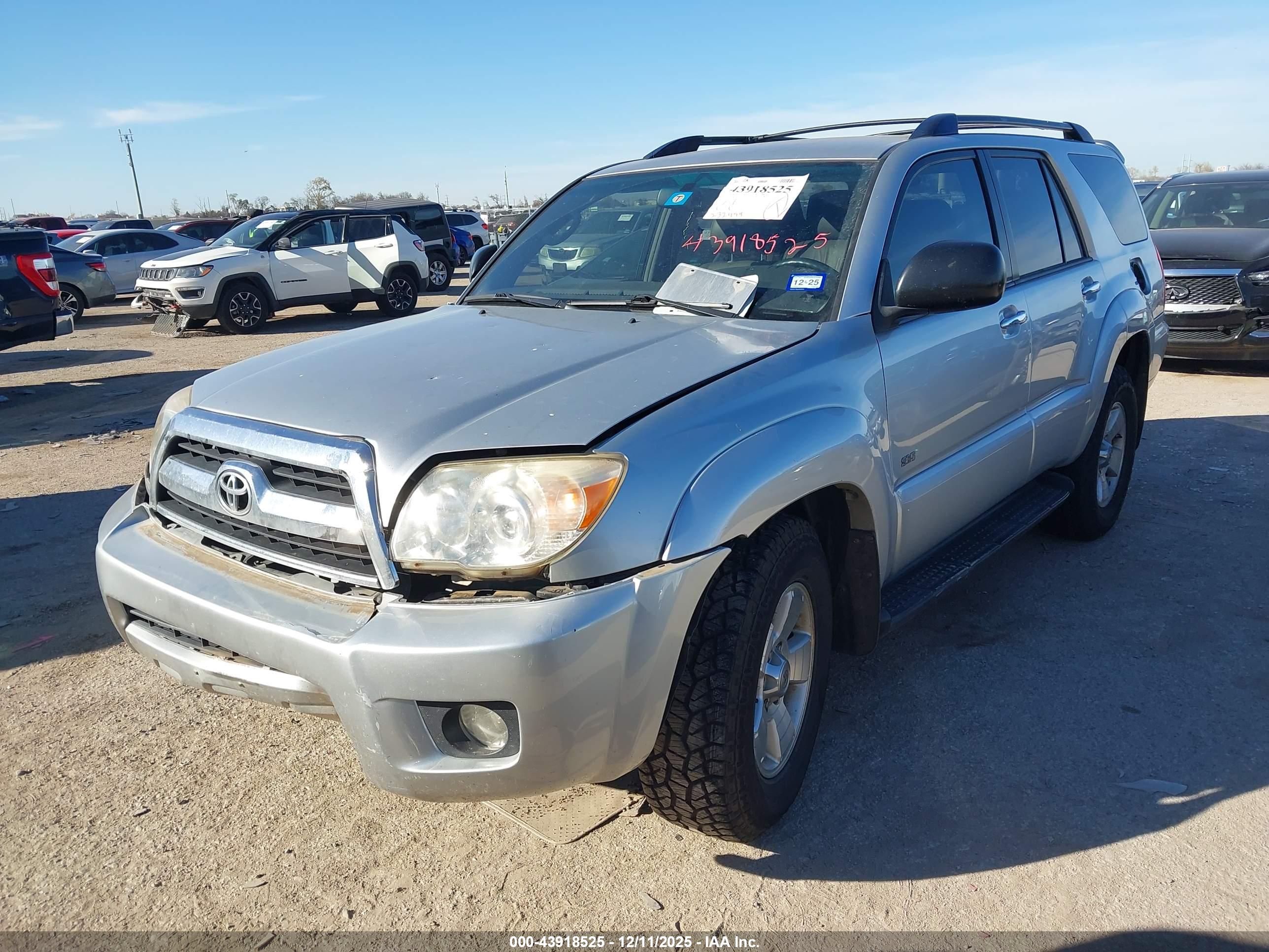 TOYOTA 4RUNNER image 2