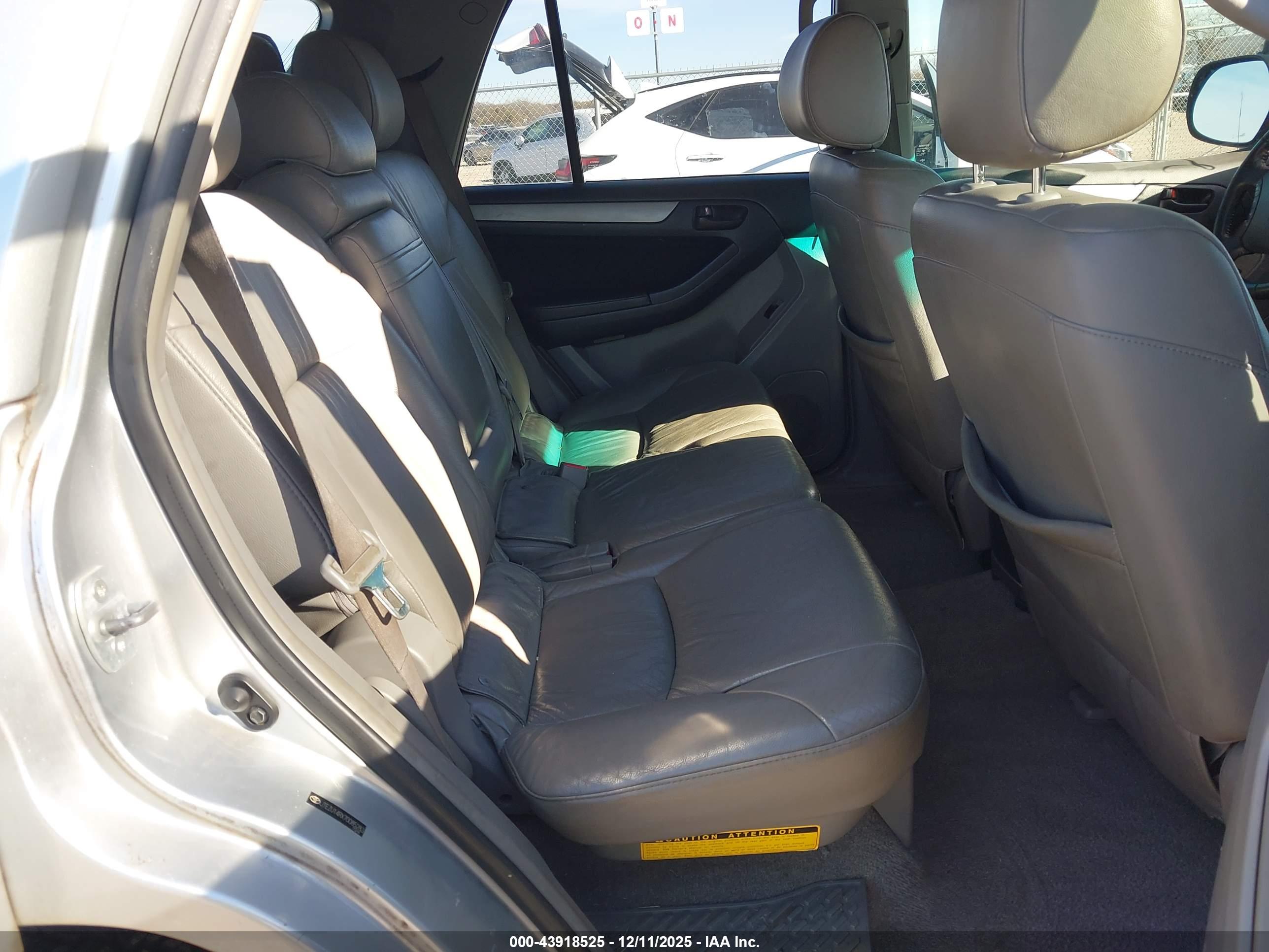 TOYOTA 4RUNNER image 8
