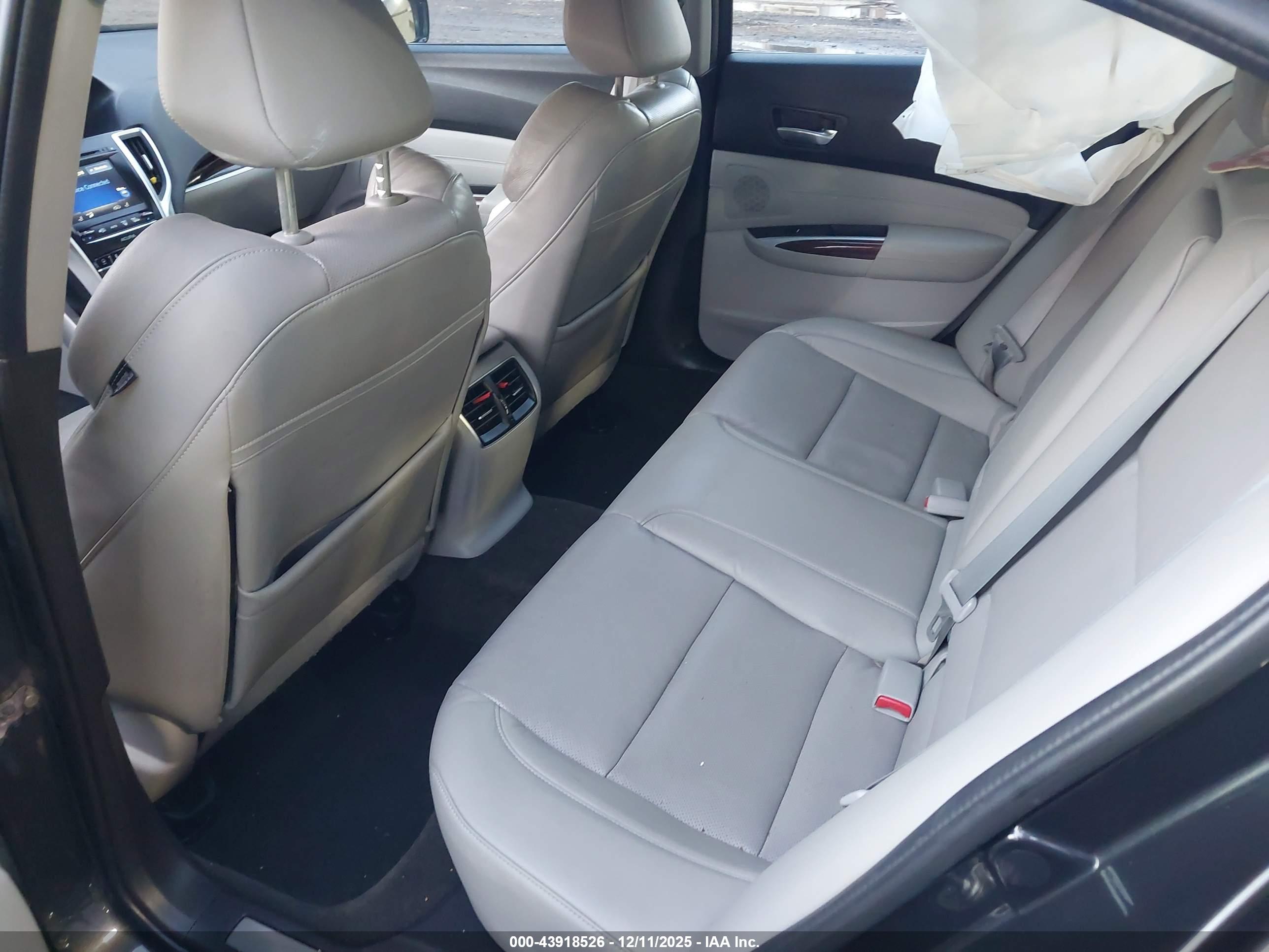 ACURA TLX image 8