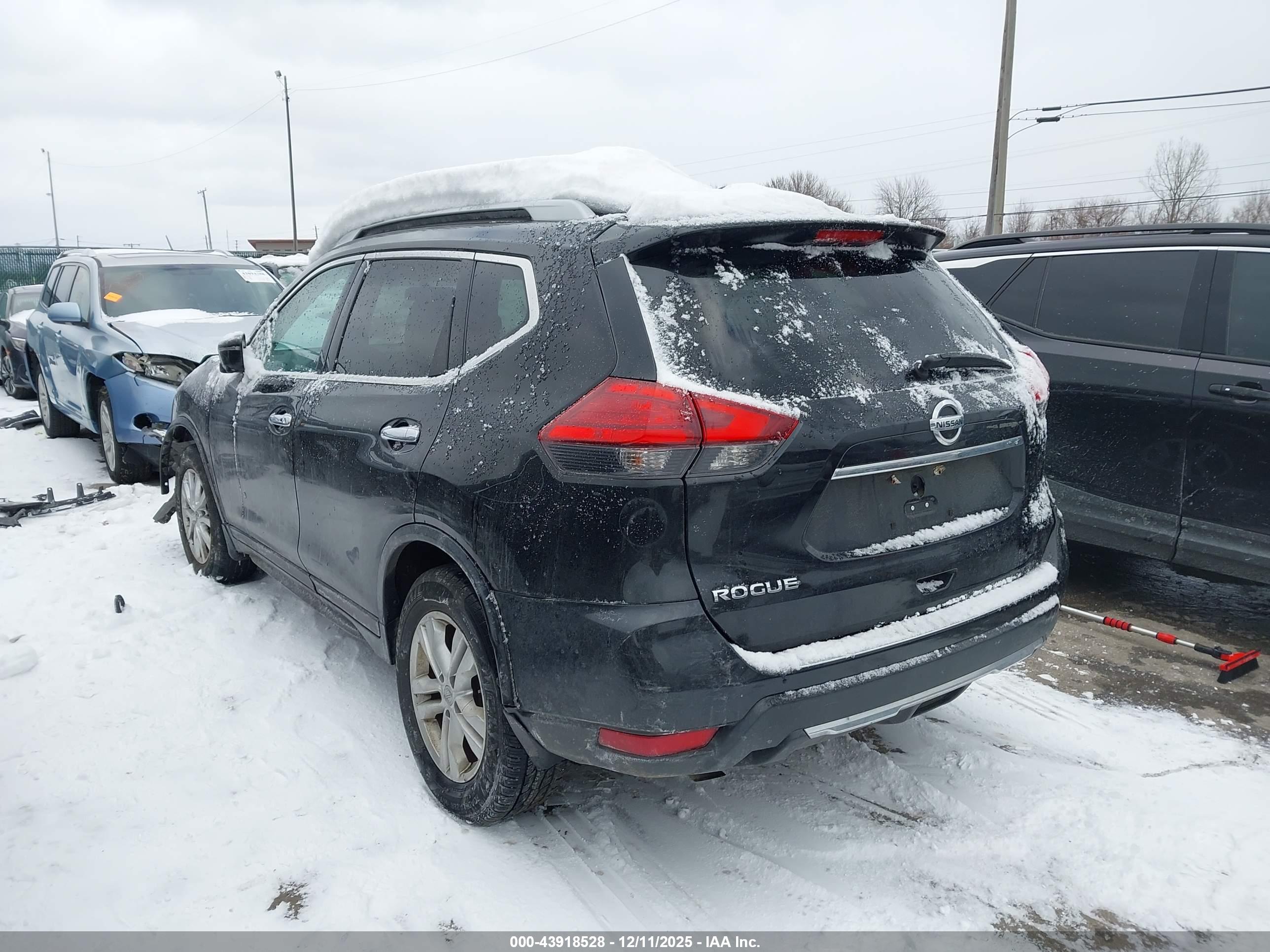 NISSAN ROGUE image 3