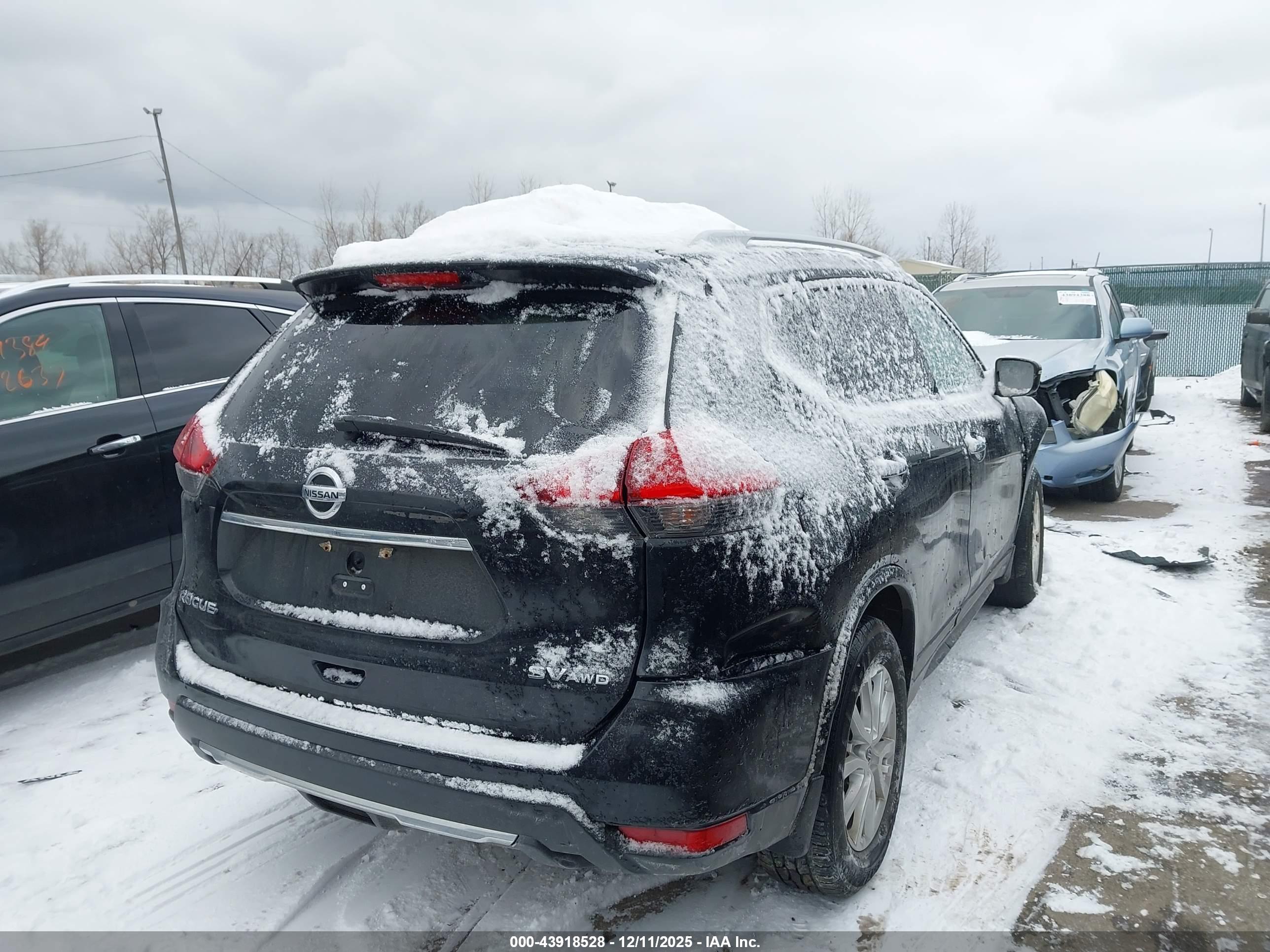 NISSAN ROGUE image 4
