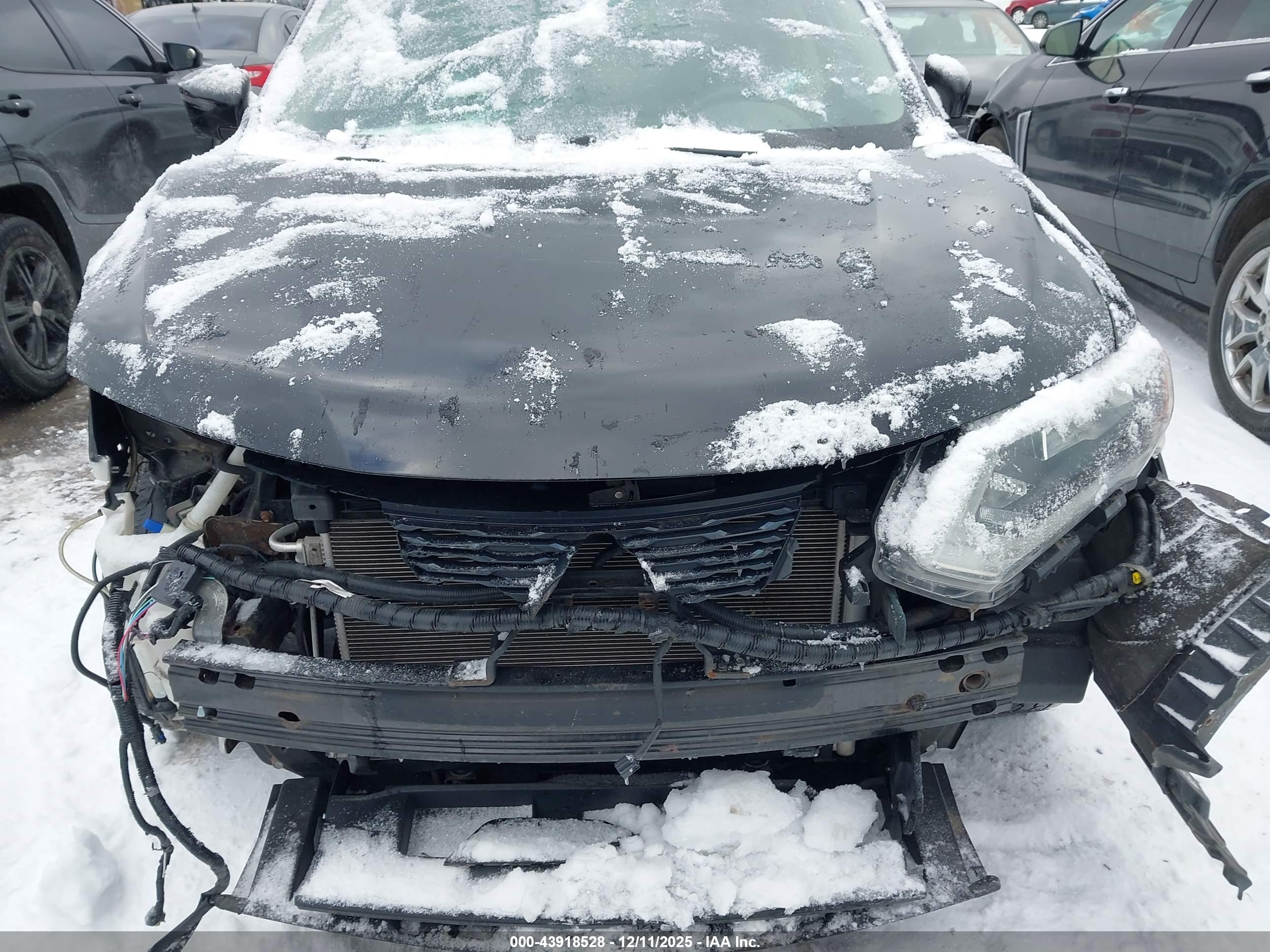 NISSAN ROGUE image 6