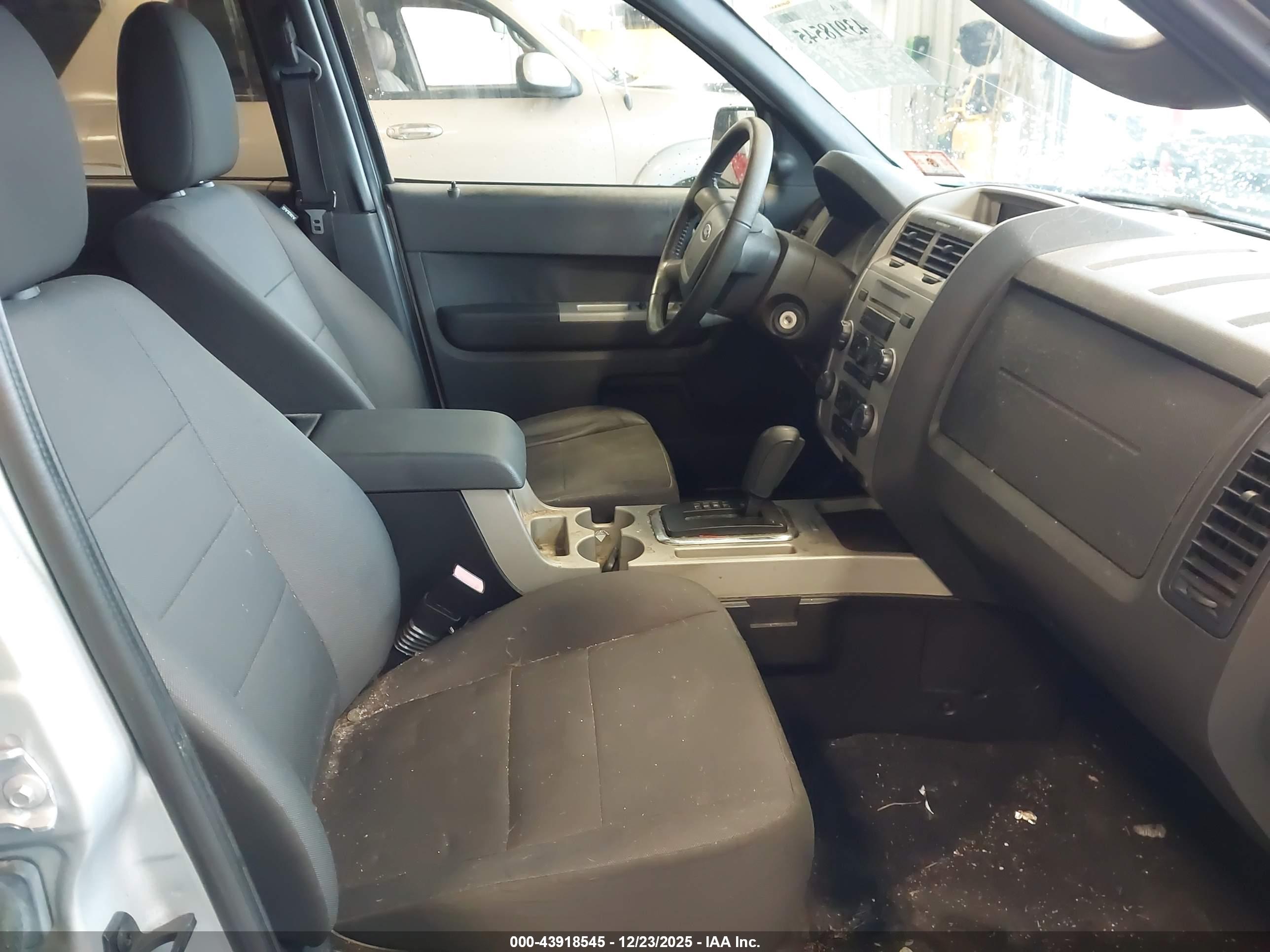 FORD ESCAPE image 5