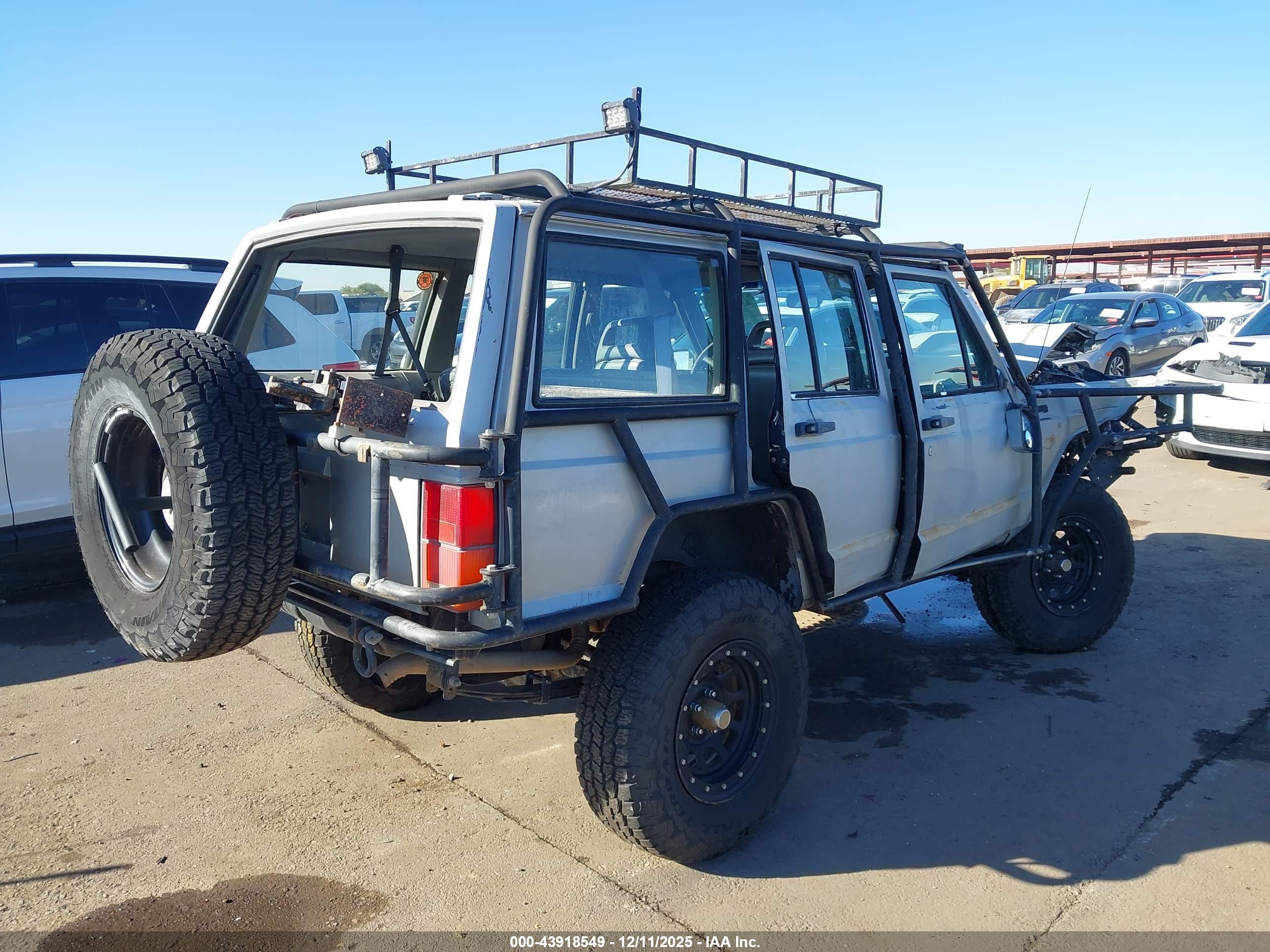 JEEP CHEROKEE image 4