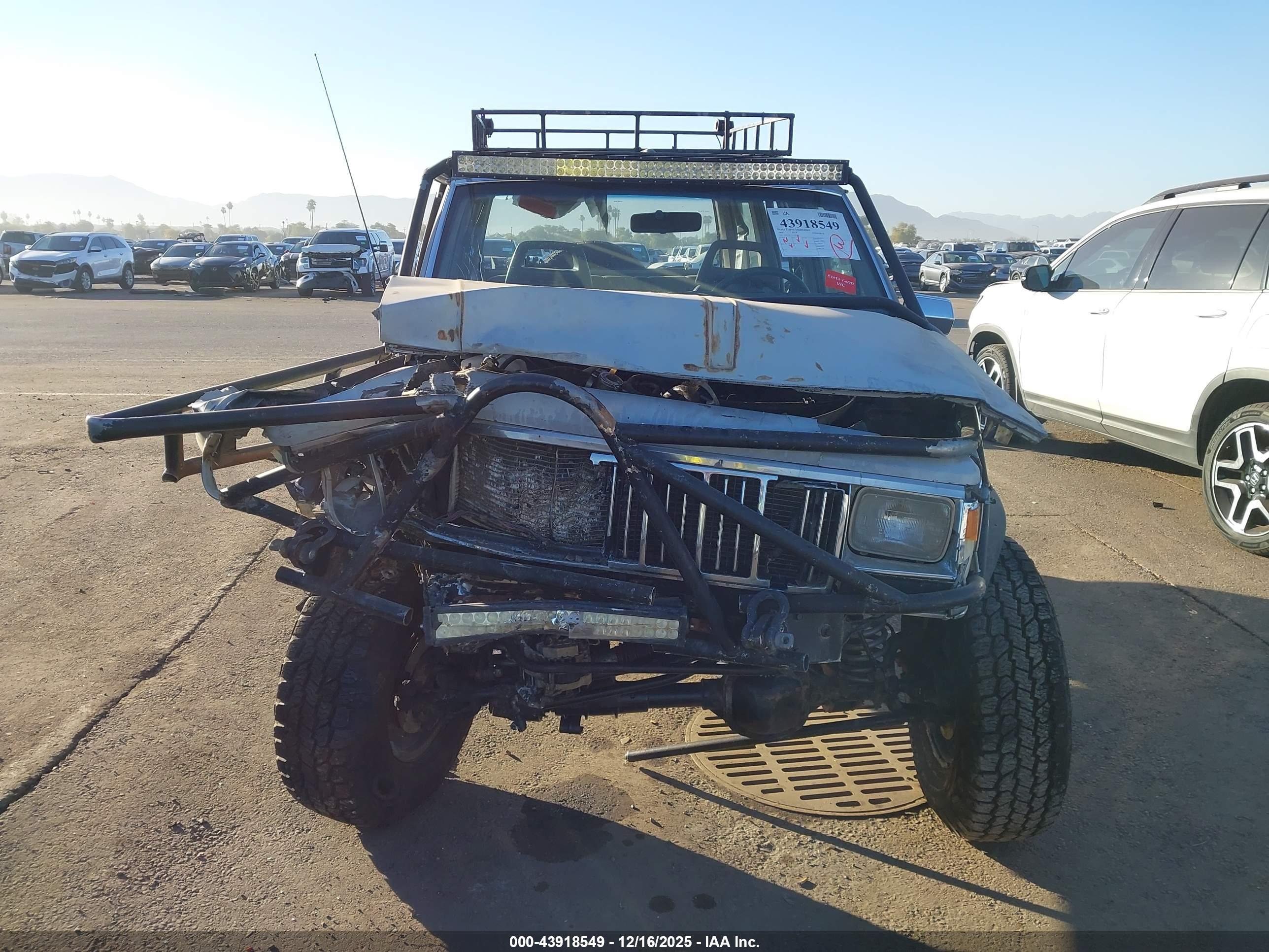 JEEP CHEROKEE image 6