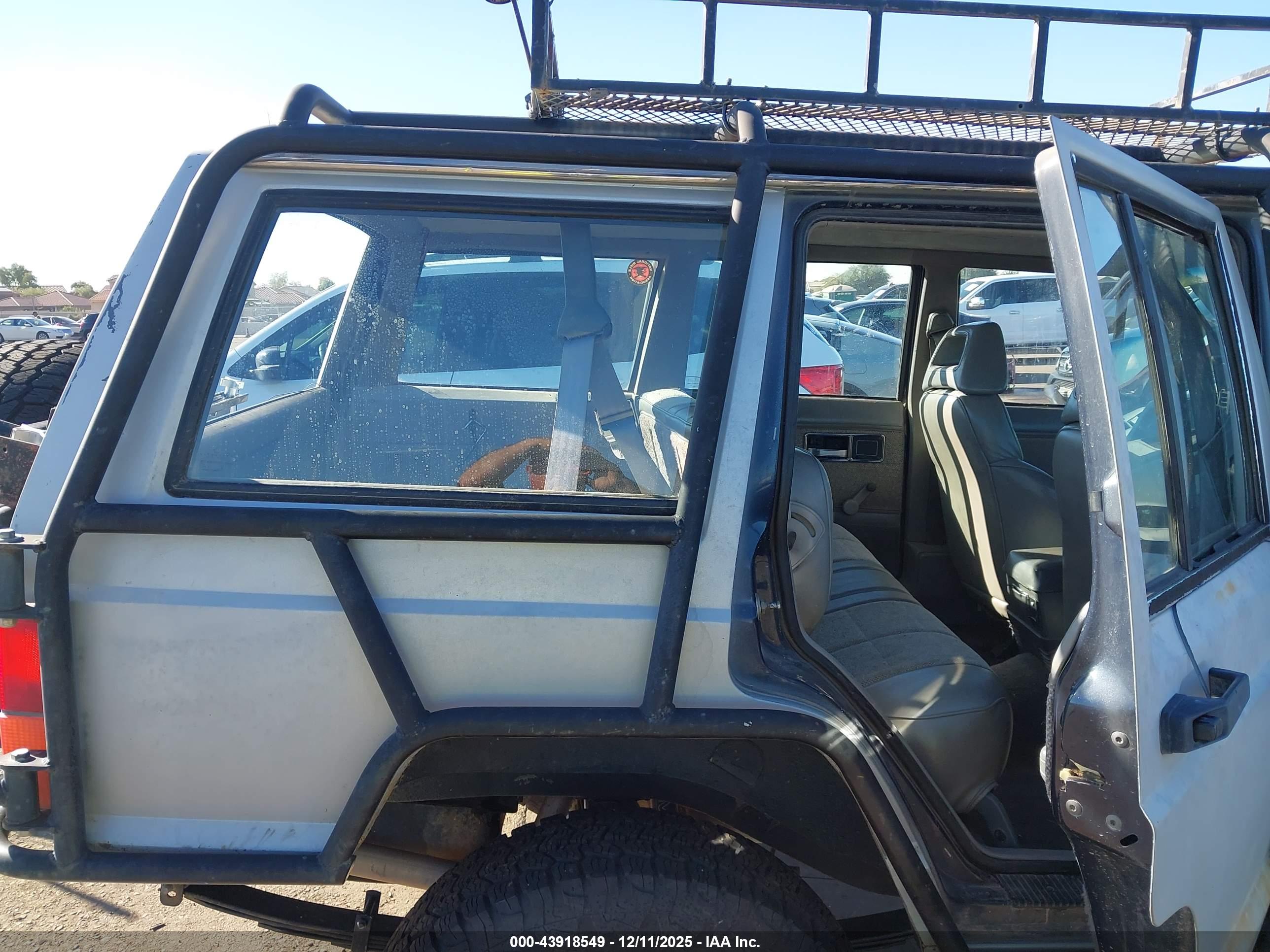 JEEP CHEROKEE image 8
