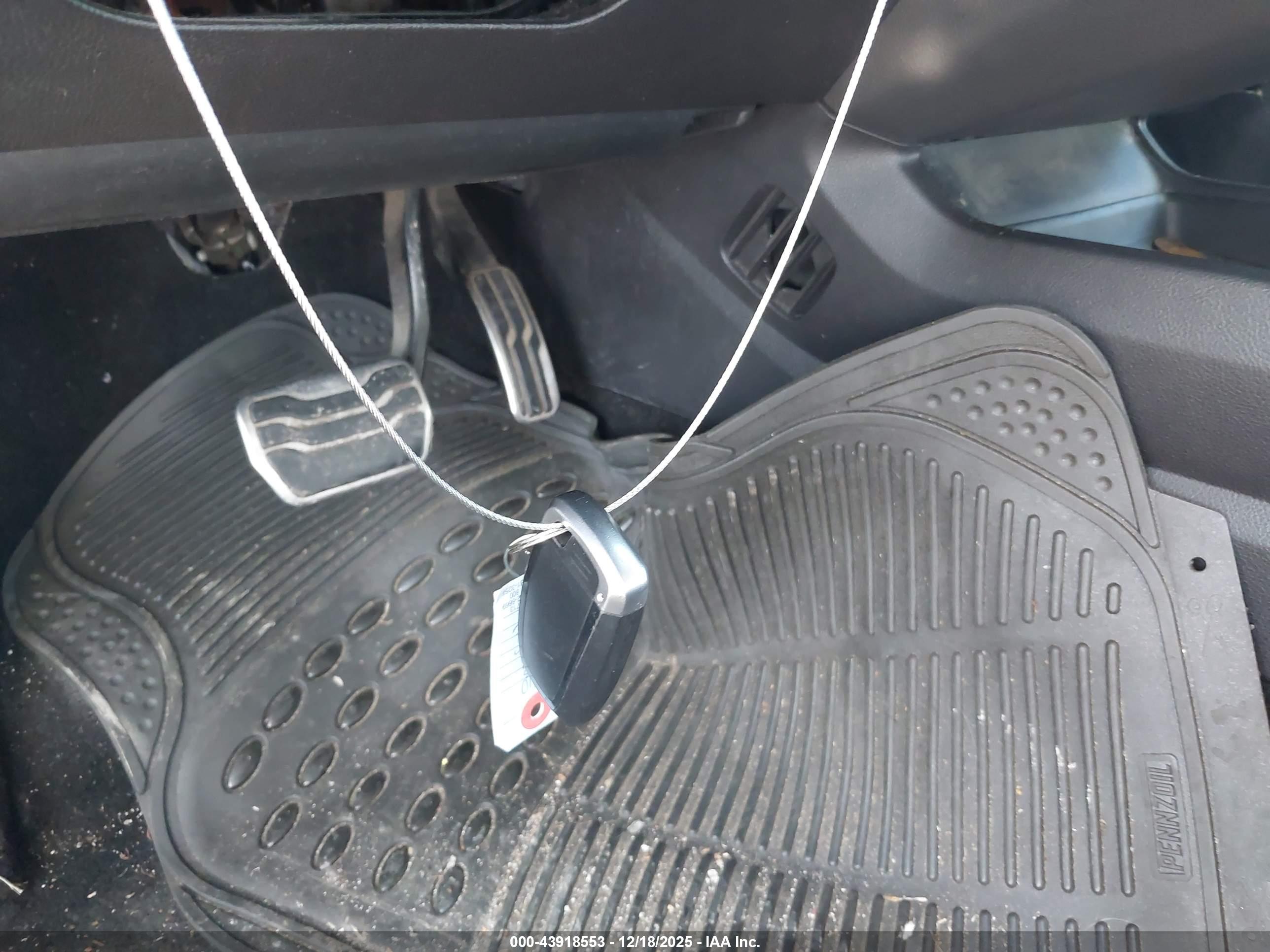 FORD FUSION image 11