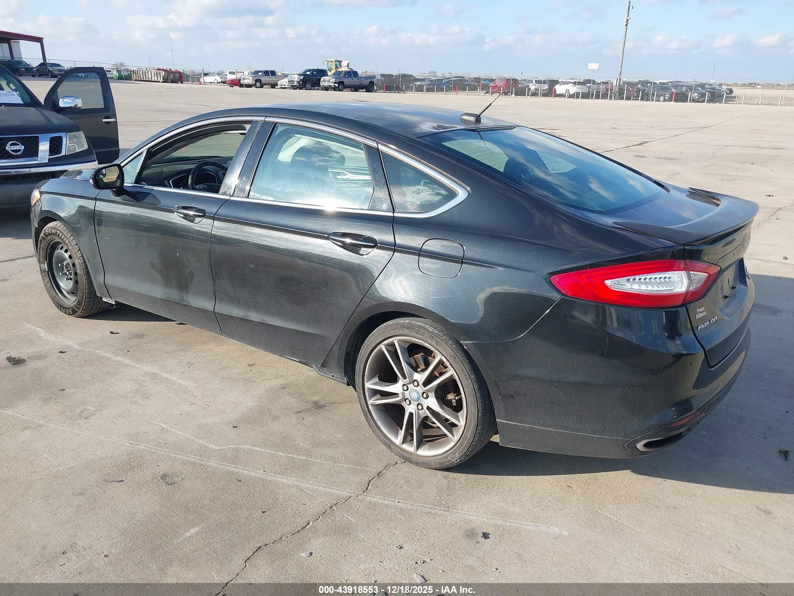 FORD FUSION image 3