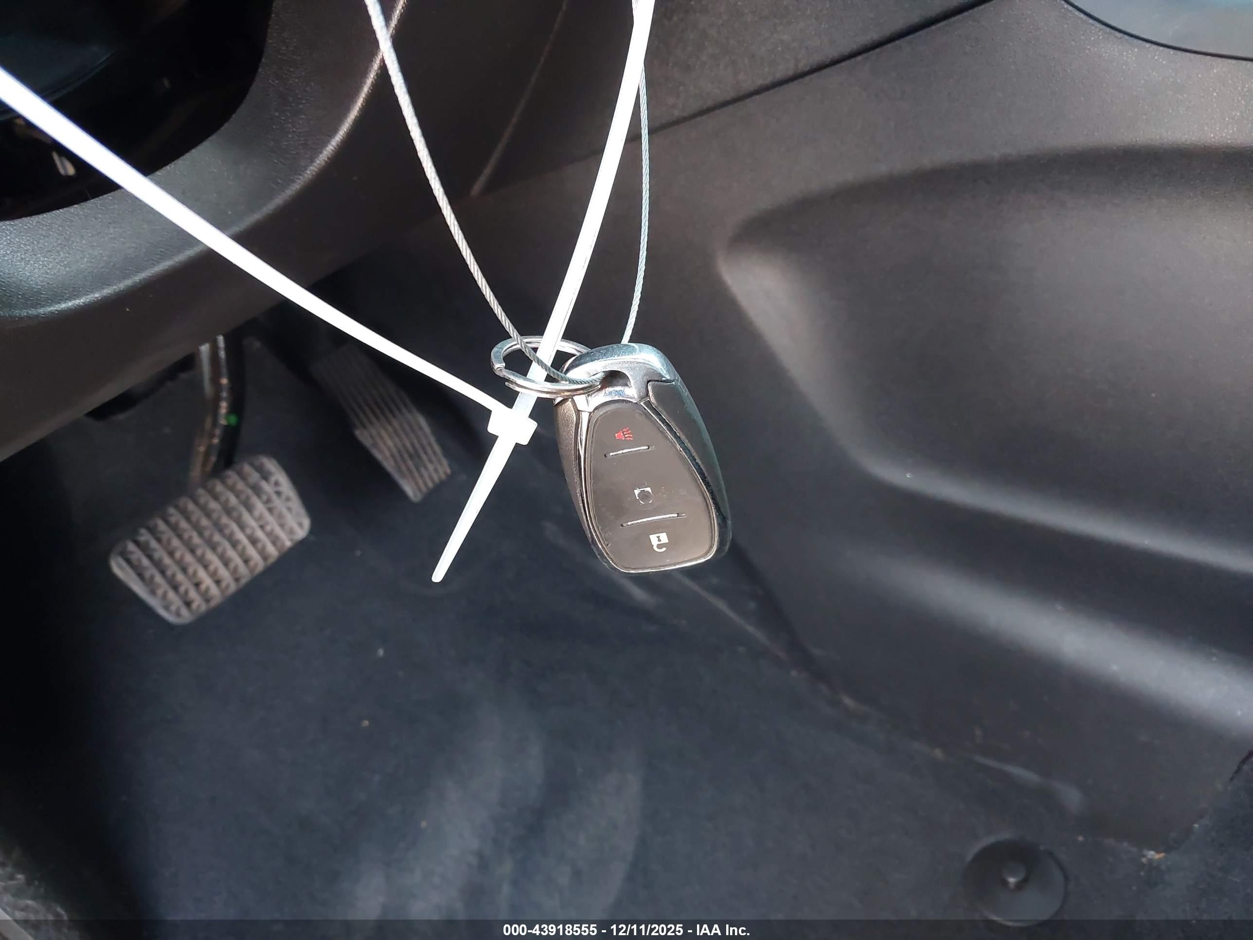 CHEVROLET EQUINOX image 11