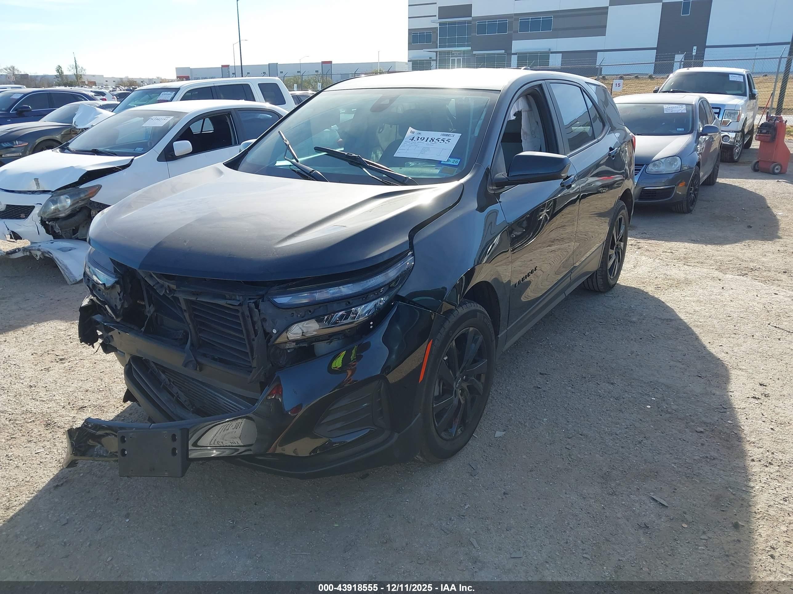 CHEVROLET EQUINOX image 2