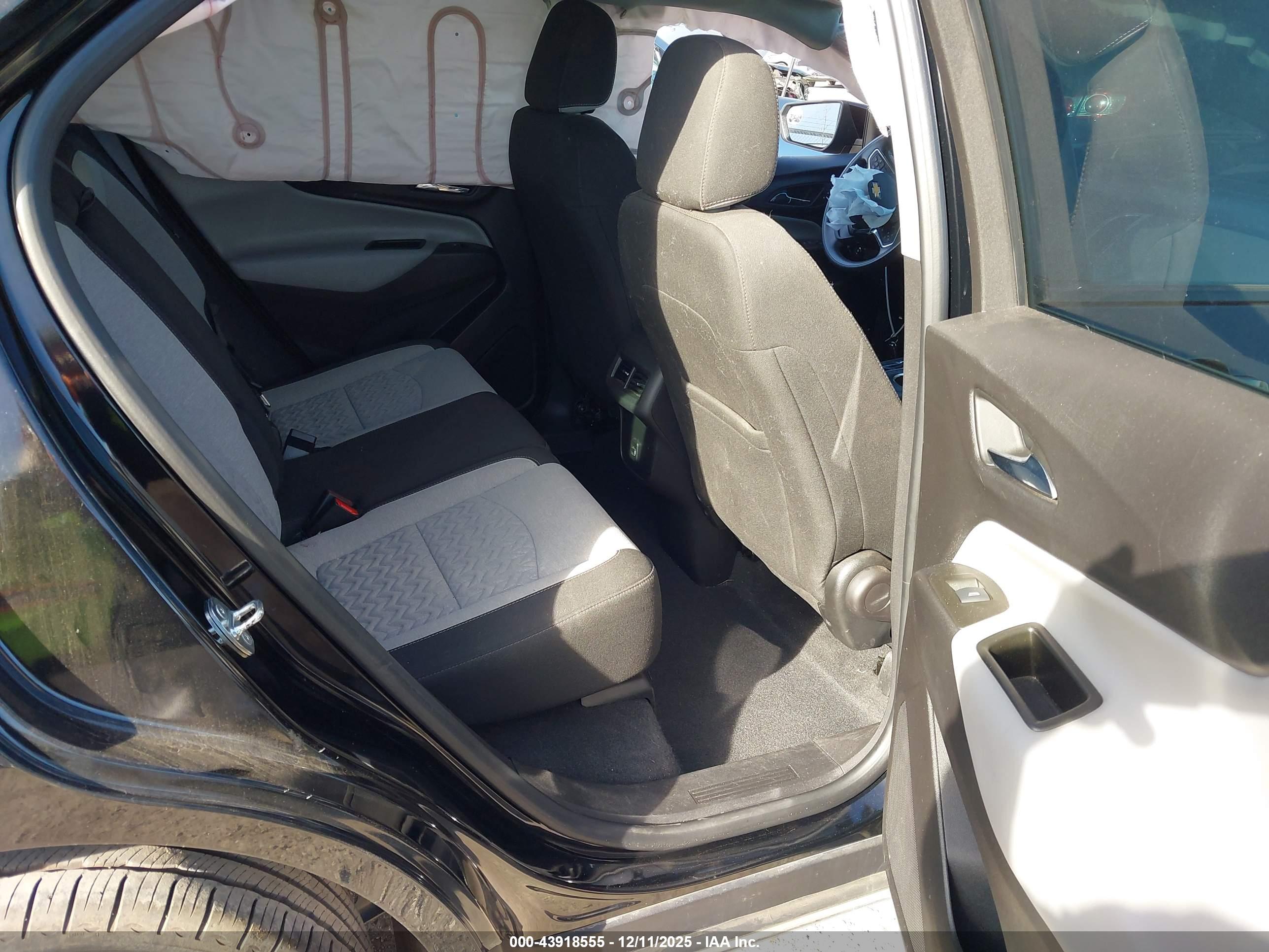 CHEVROLET EQUINOX image 8