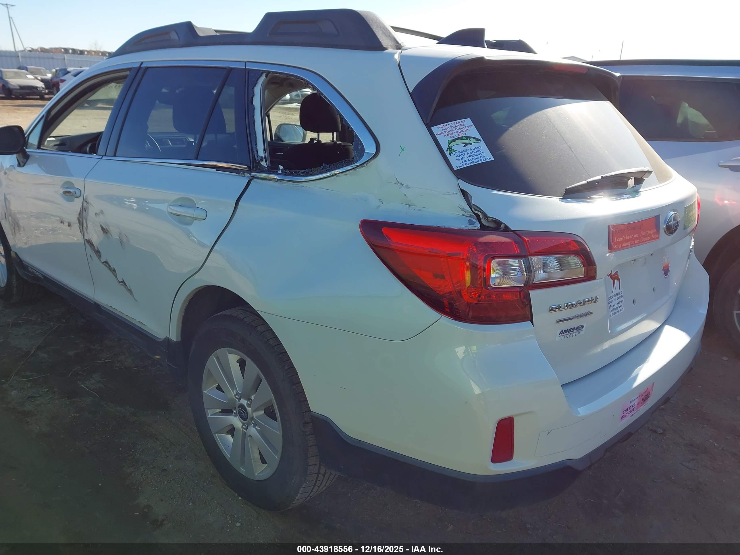 SUBARU OUTBACK image 3