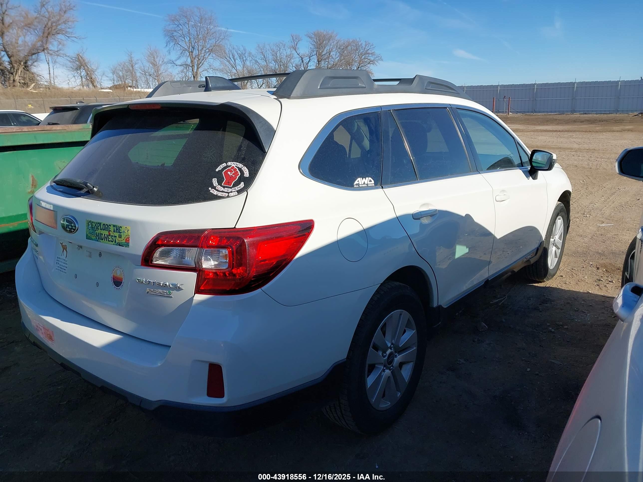 SUBARU OUTBACK image 4