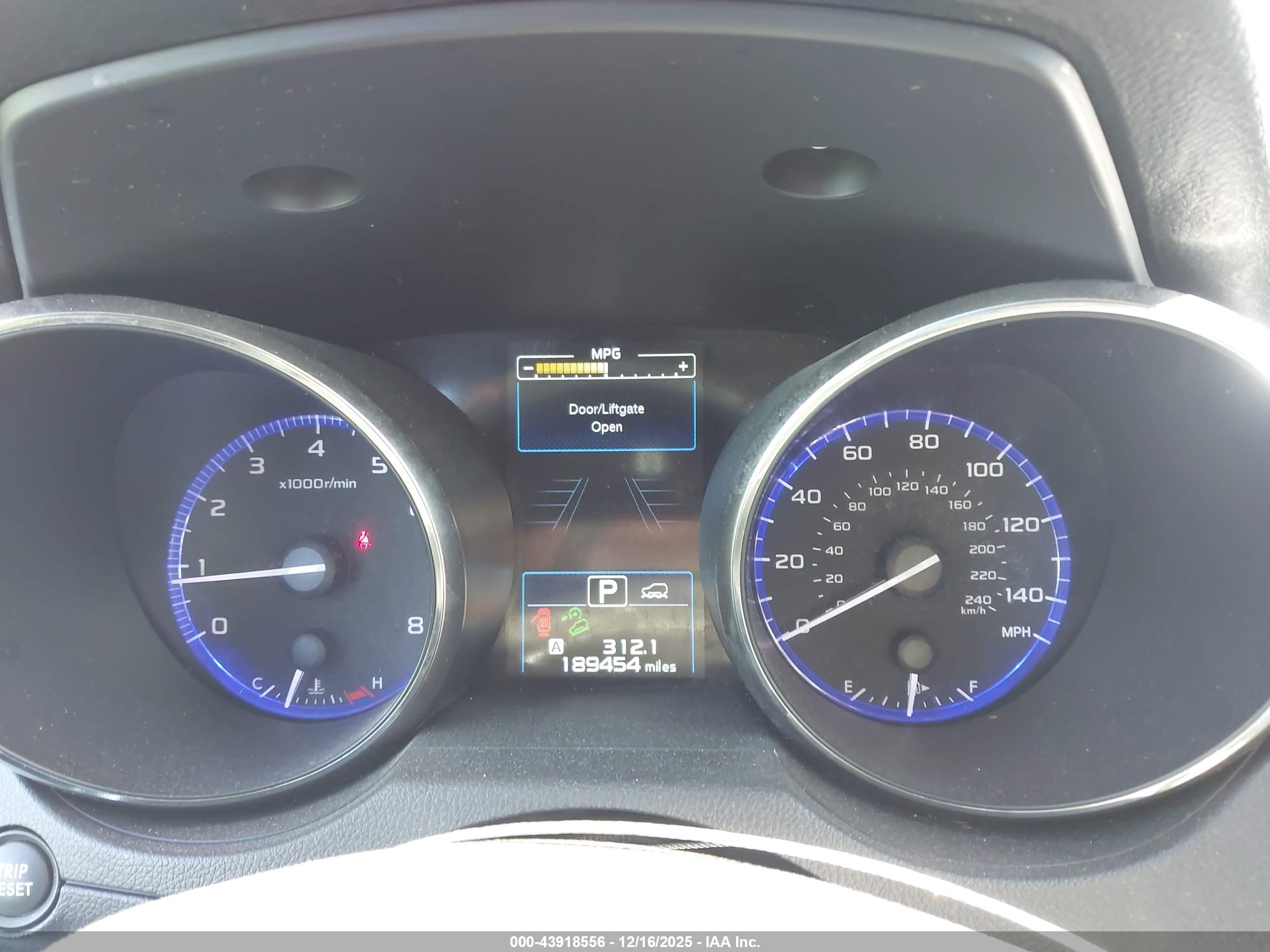 SUBARU OUTBACK image 7