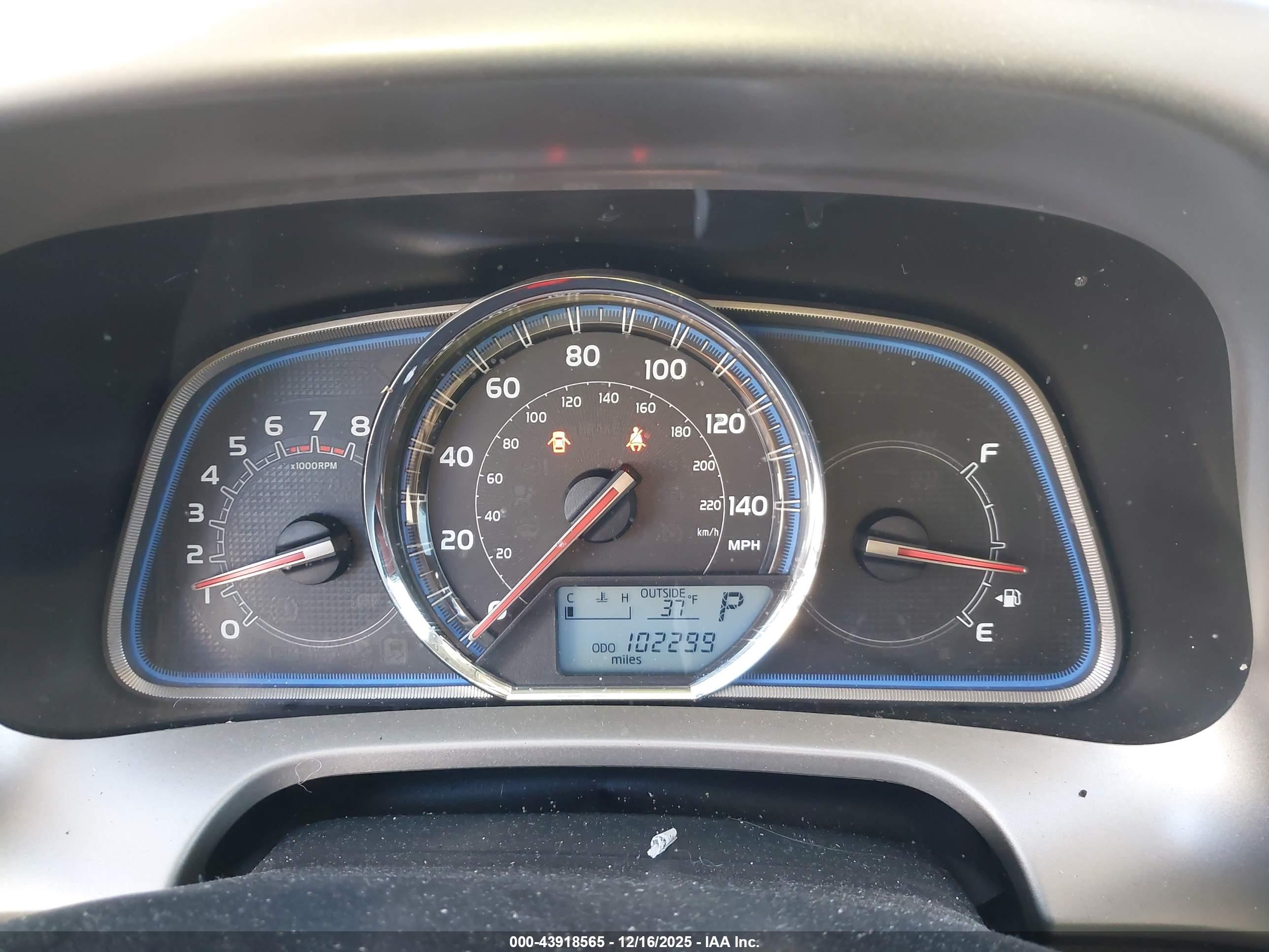 TOYOTA RAV4 image 7