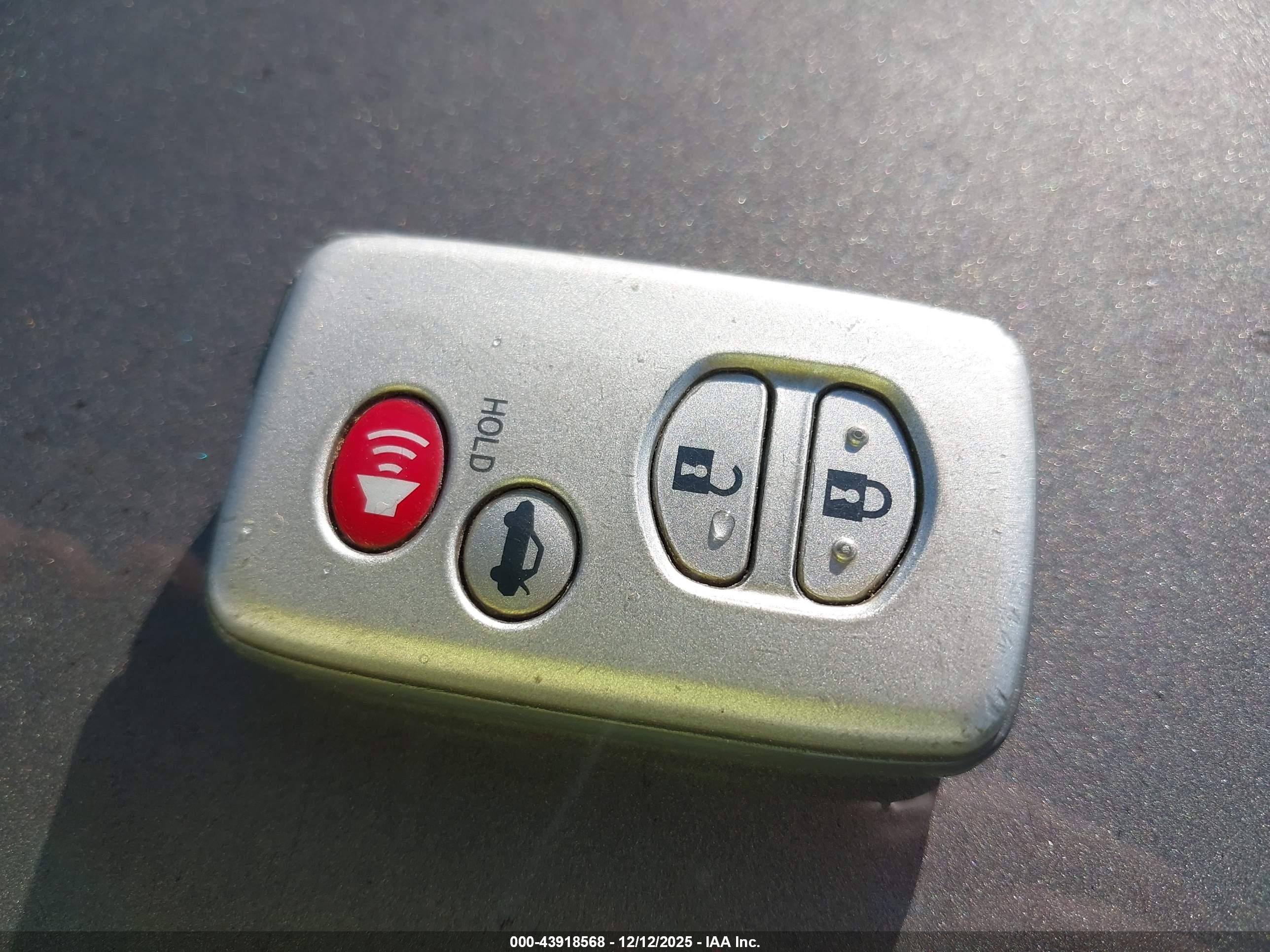 TOYOTA AVALON image 11