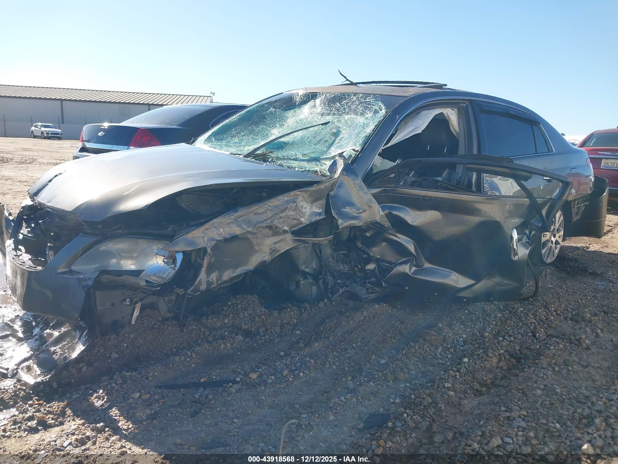 TOYOTA AVALON image 2