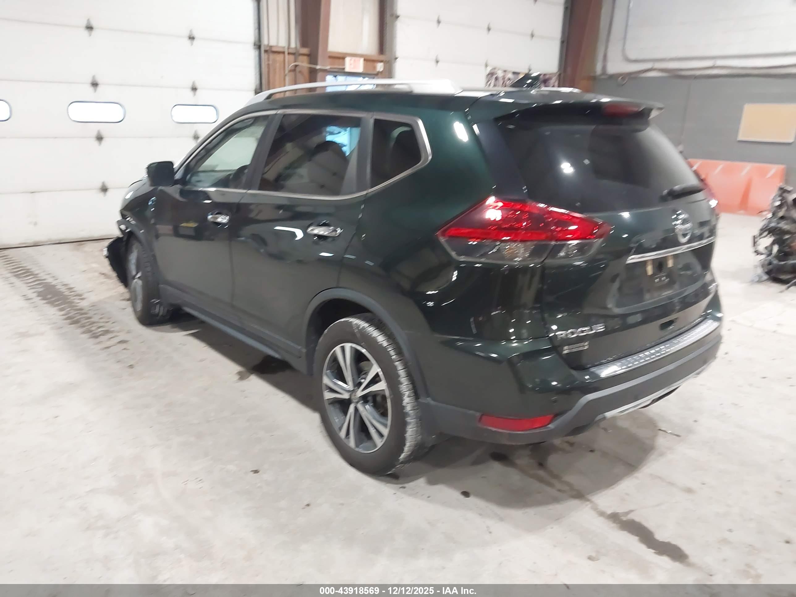 NISSAN ROGUE image 3