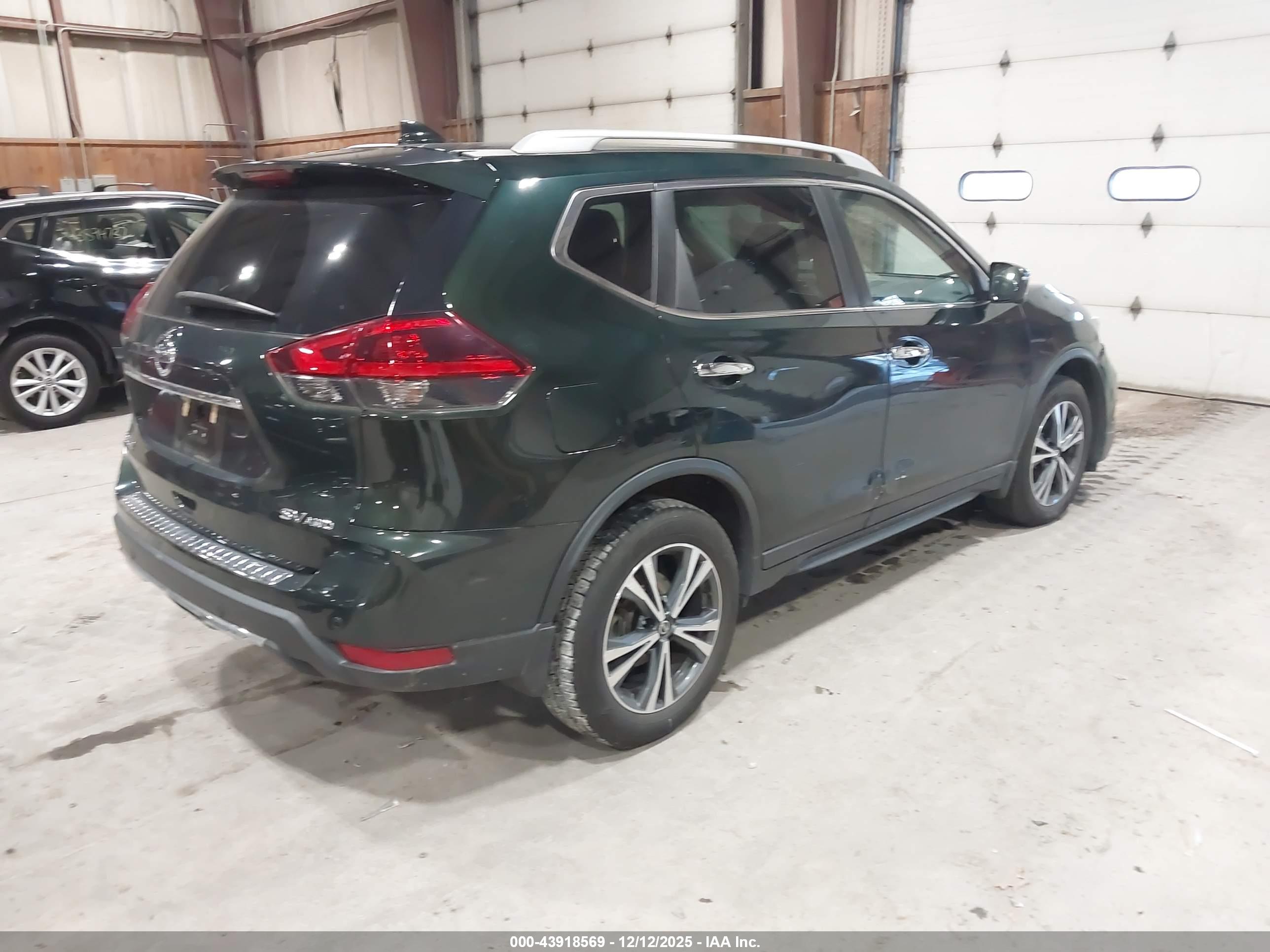 NISSAN ROGUE image 4