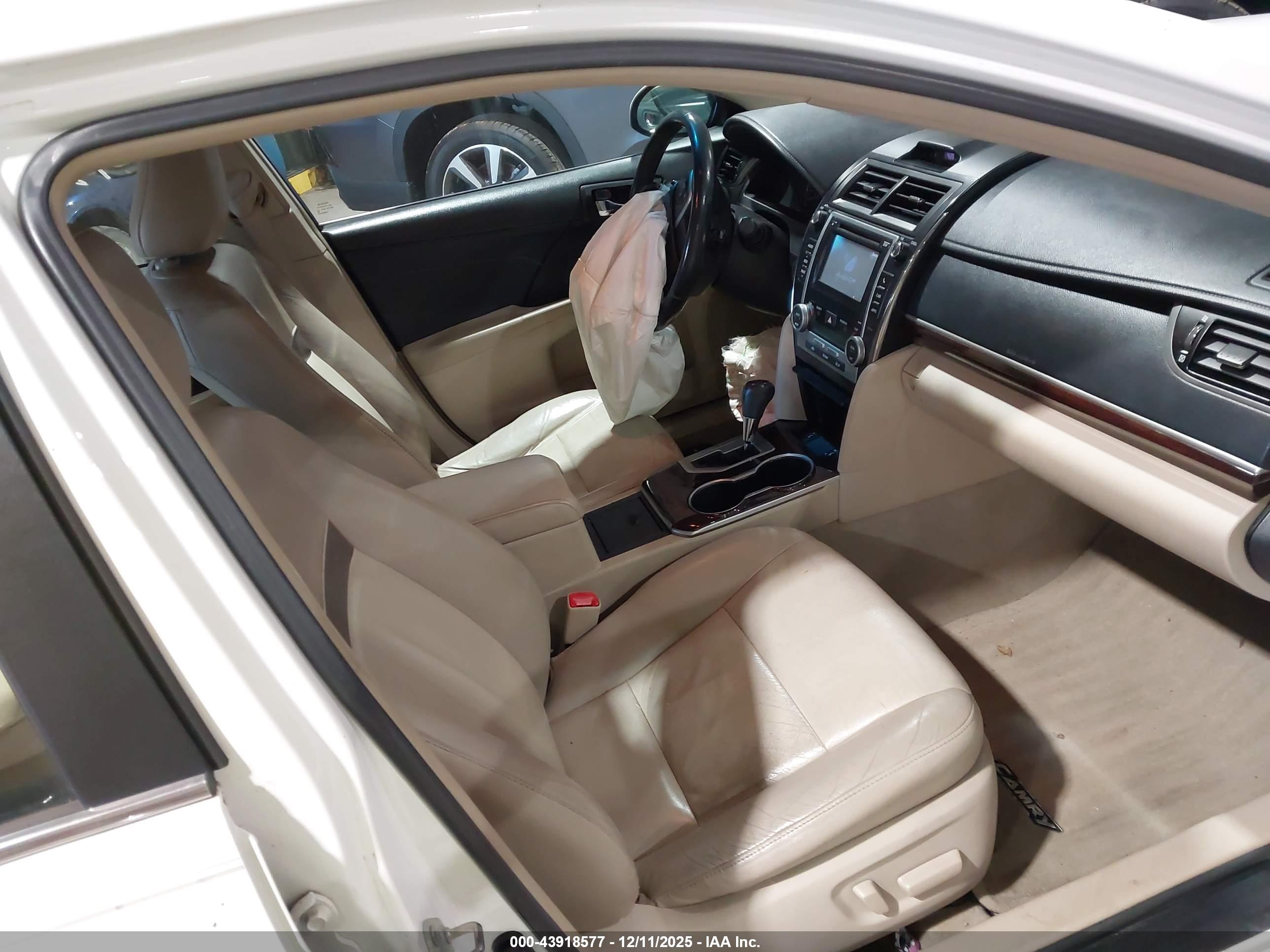TOYOTA CAMRY image 5