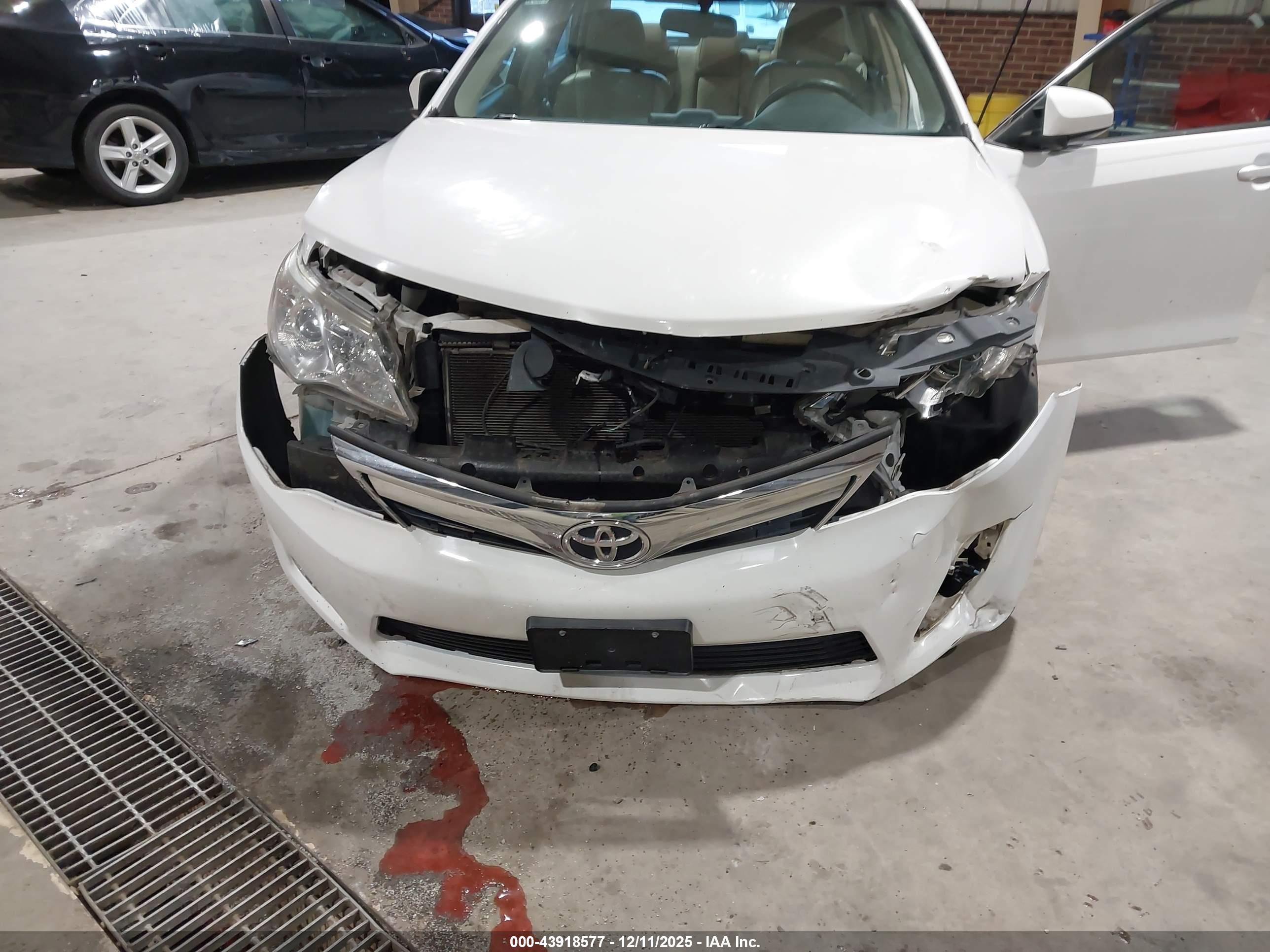 TOYOTA CAMRY image 6