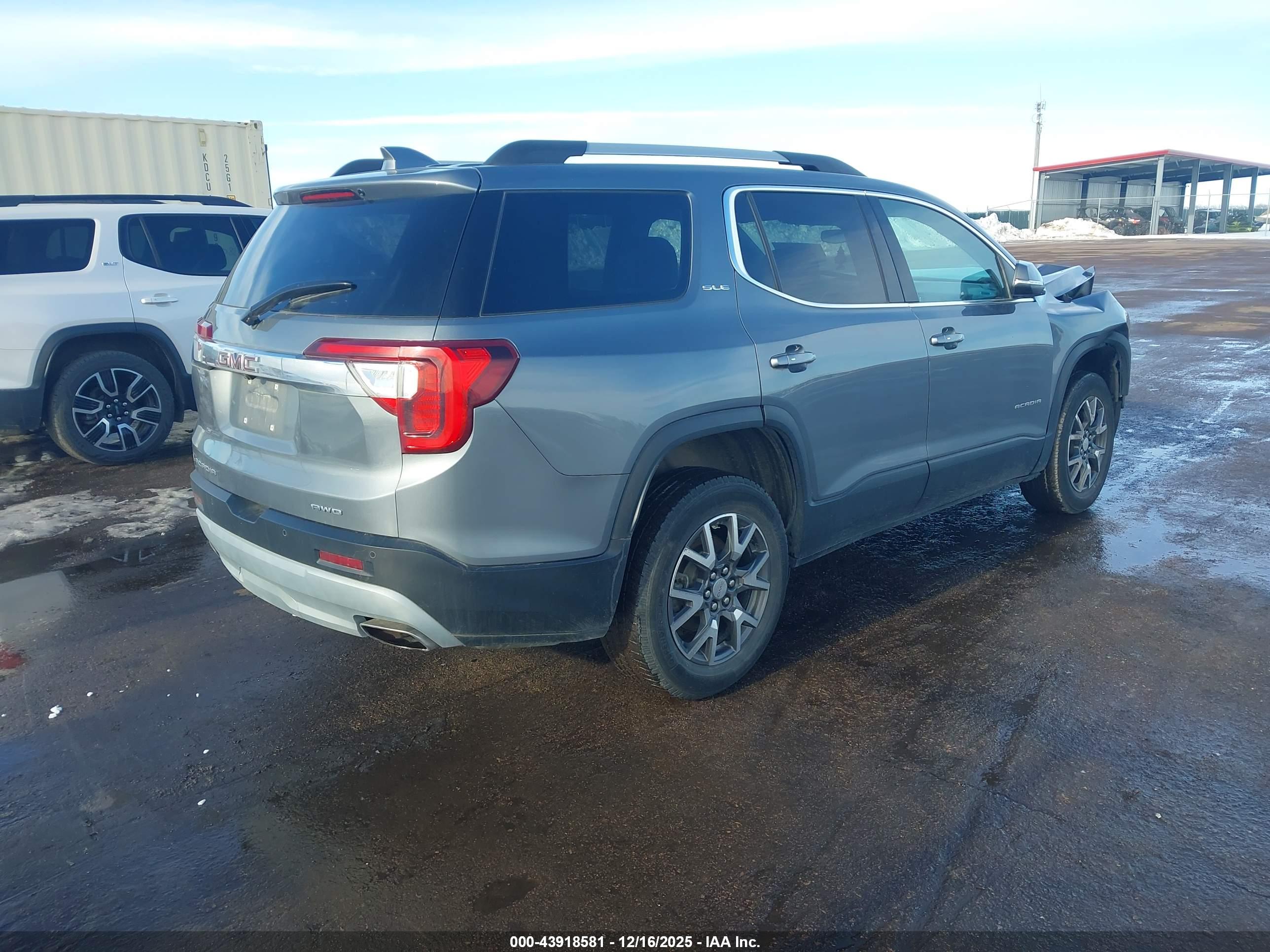 GMC ACADIA image 4