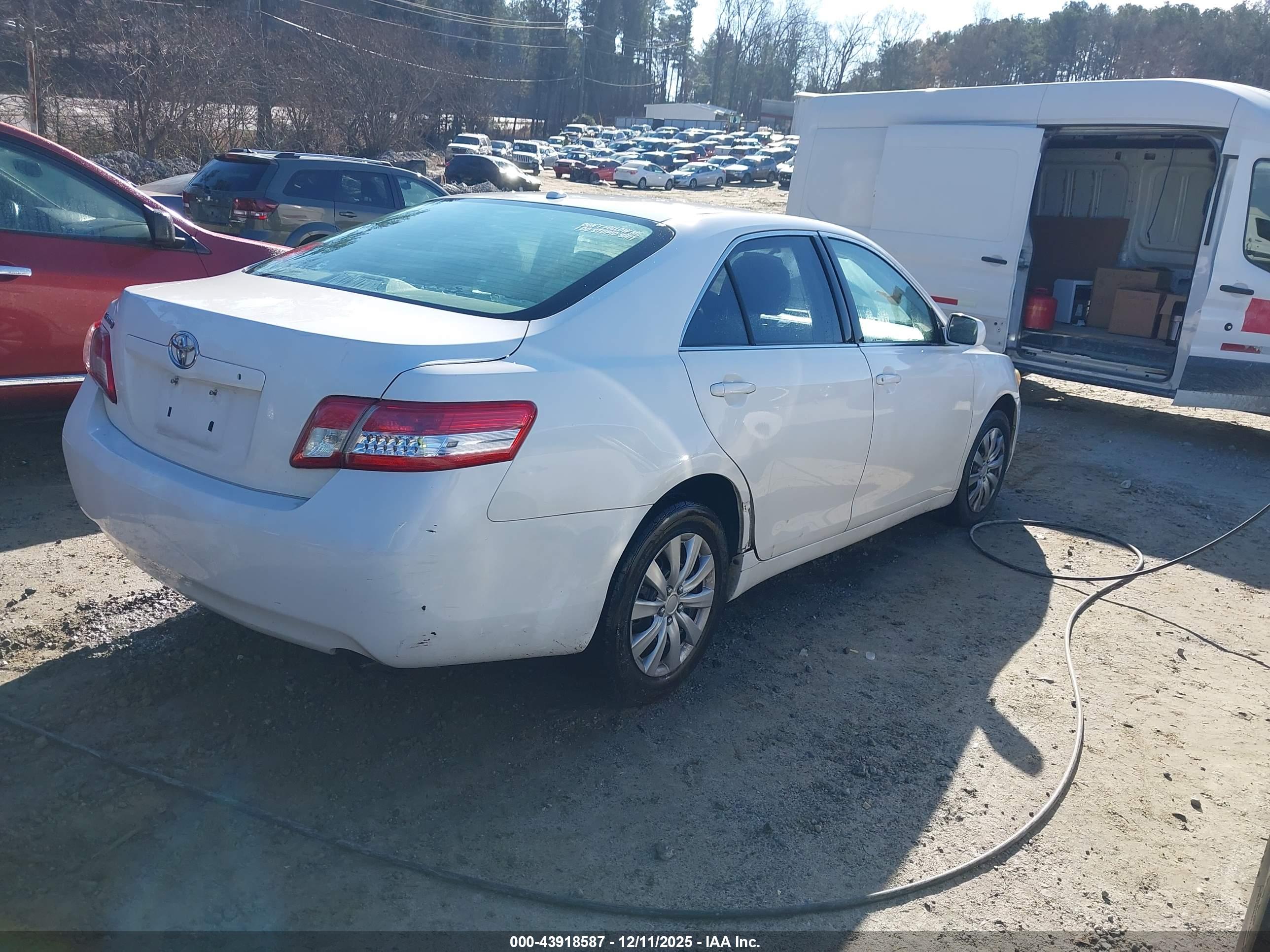 TOYOTA CAMRY image 4
